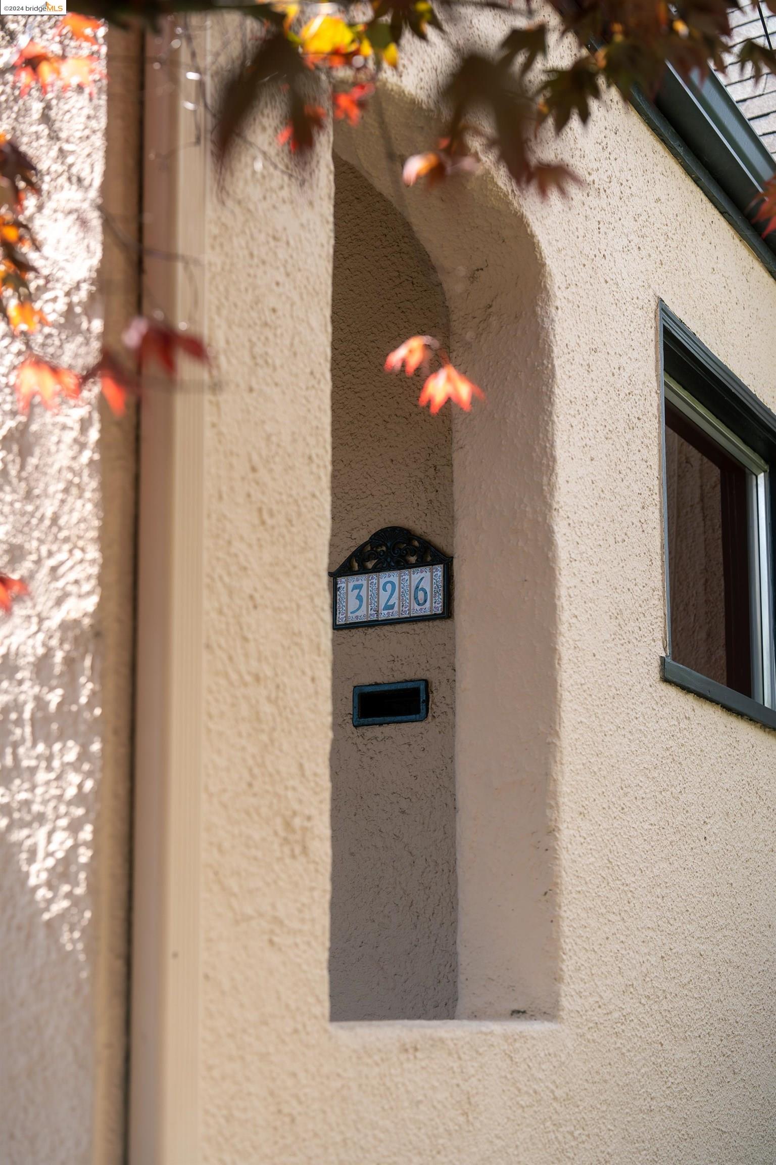 326 W Broadmoor Blvd