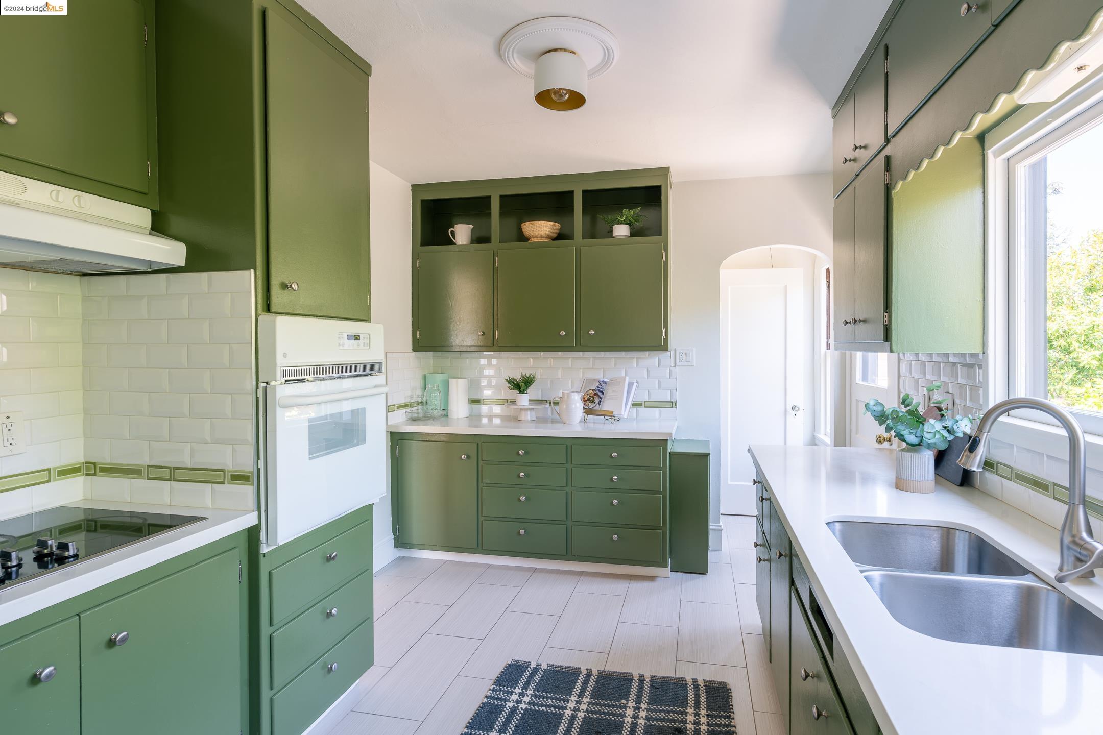 326 W Broadmoor Blvd