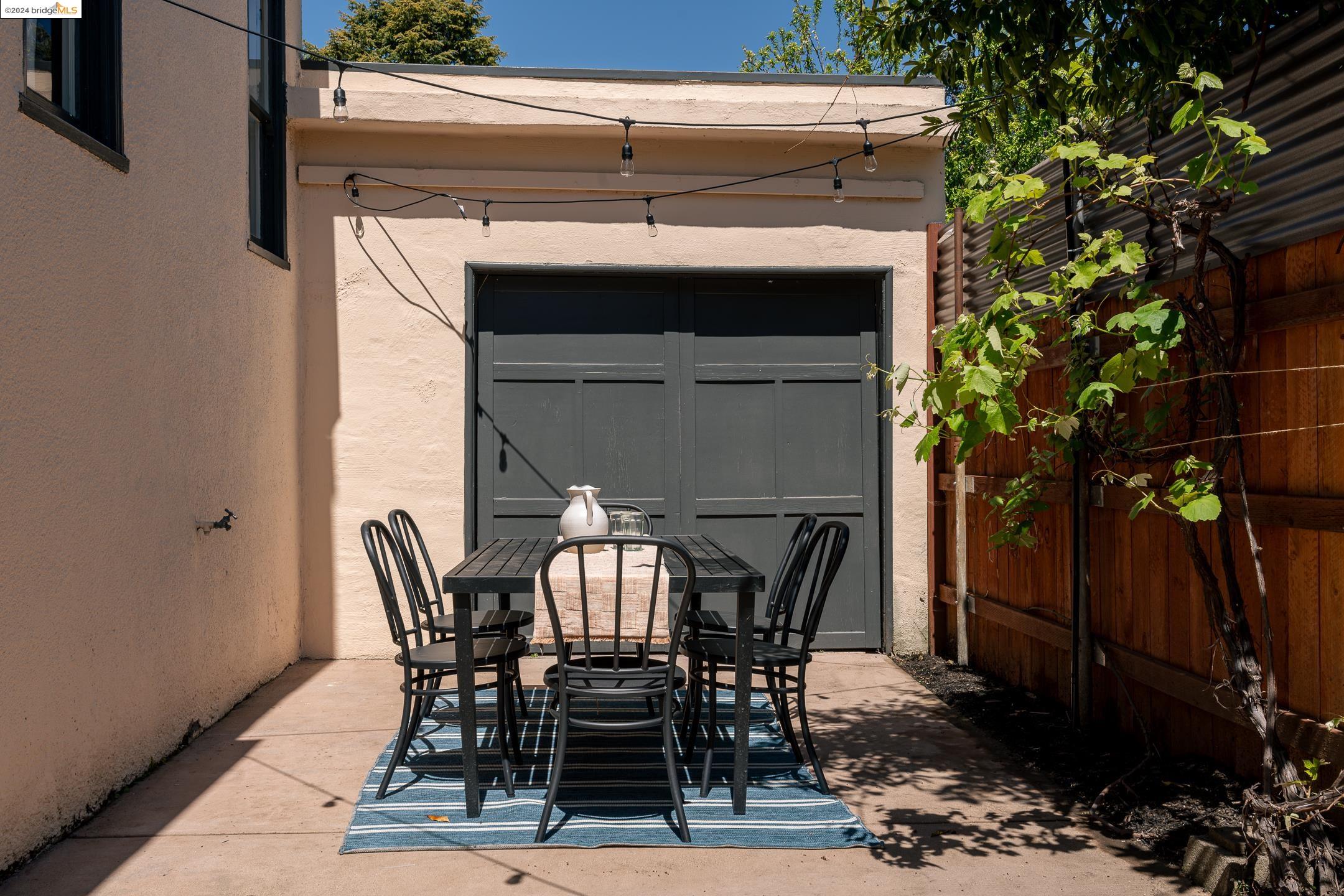 326 W Broadmoor Blvd