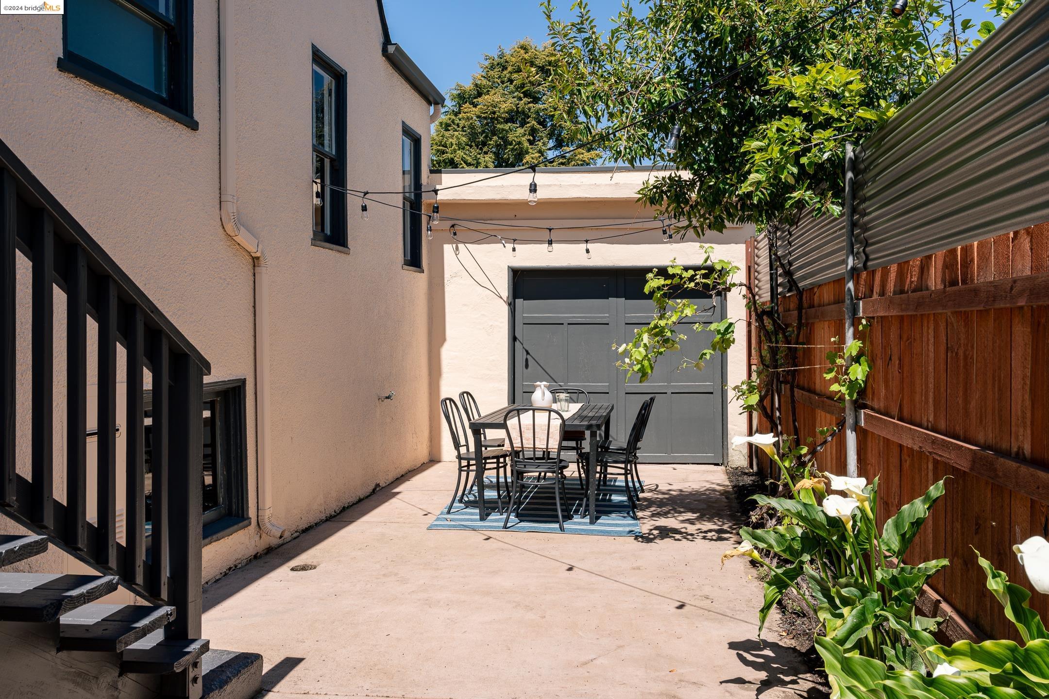 326 W Broadmoor Blvd