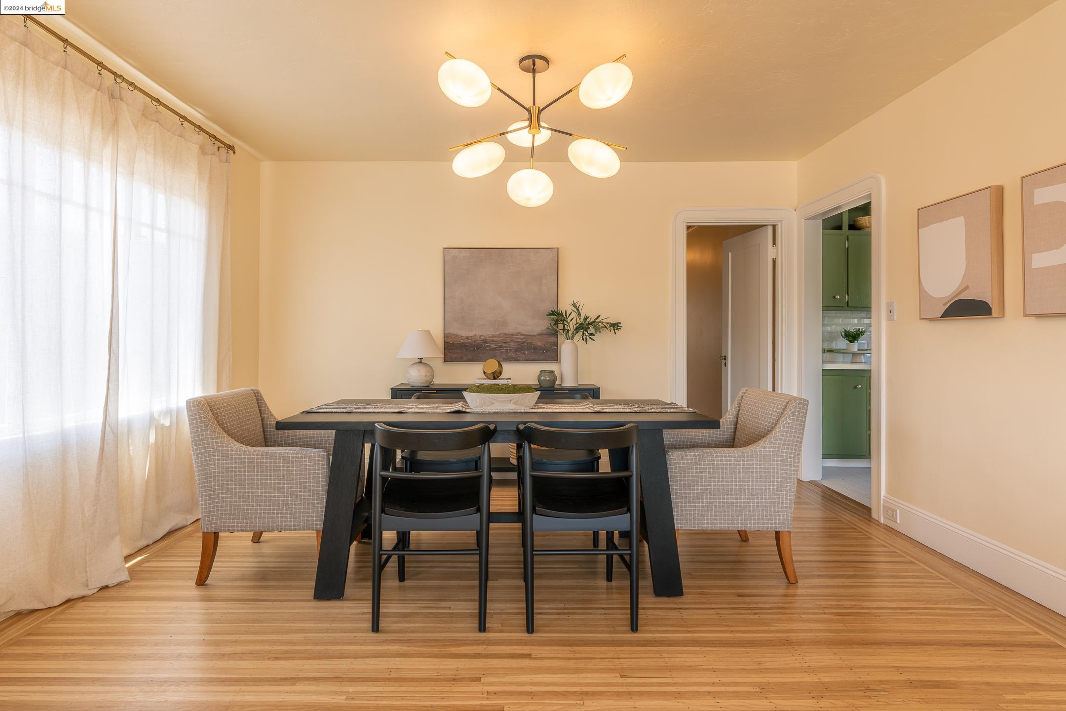 326 W Broadmoor Blvd