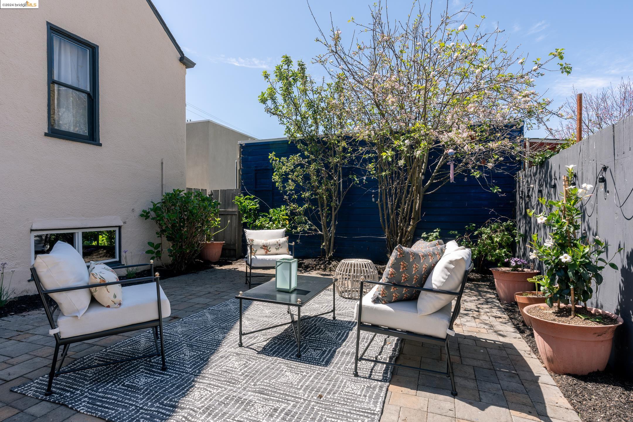 326 W Broadmoor Blvd