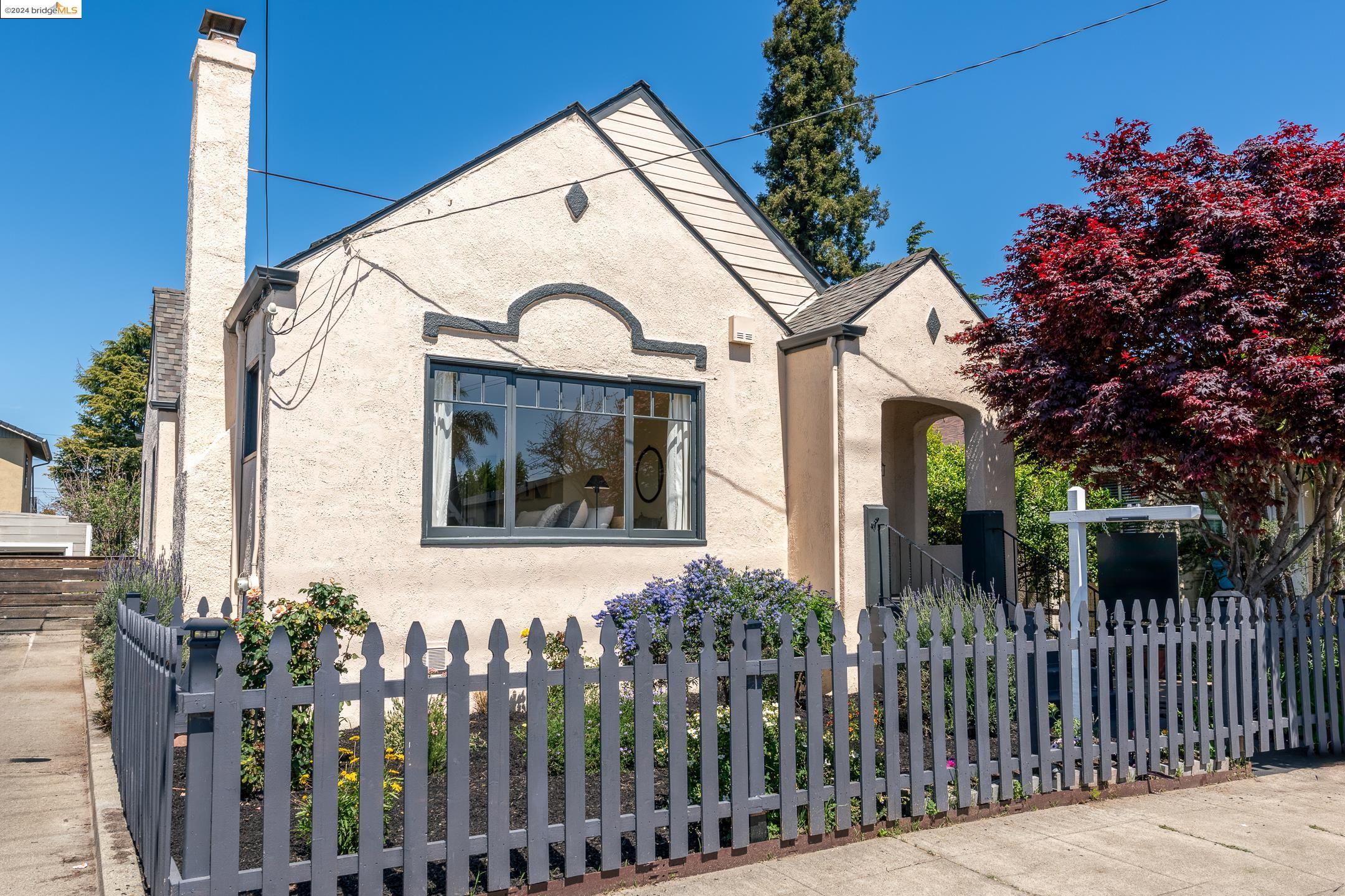 326 W Broadmoor Blvd