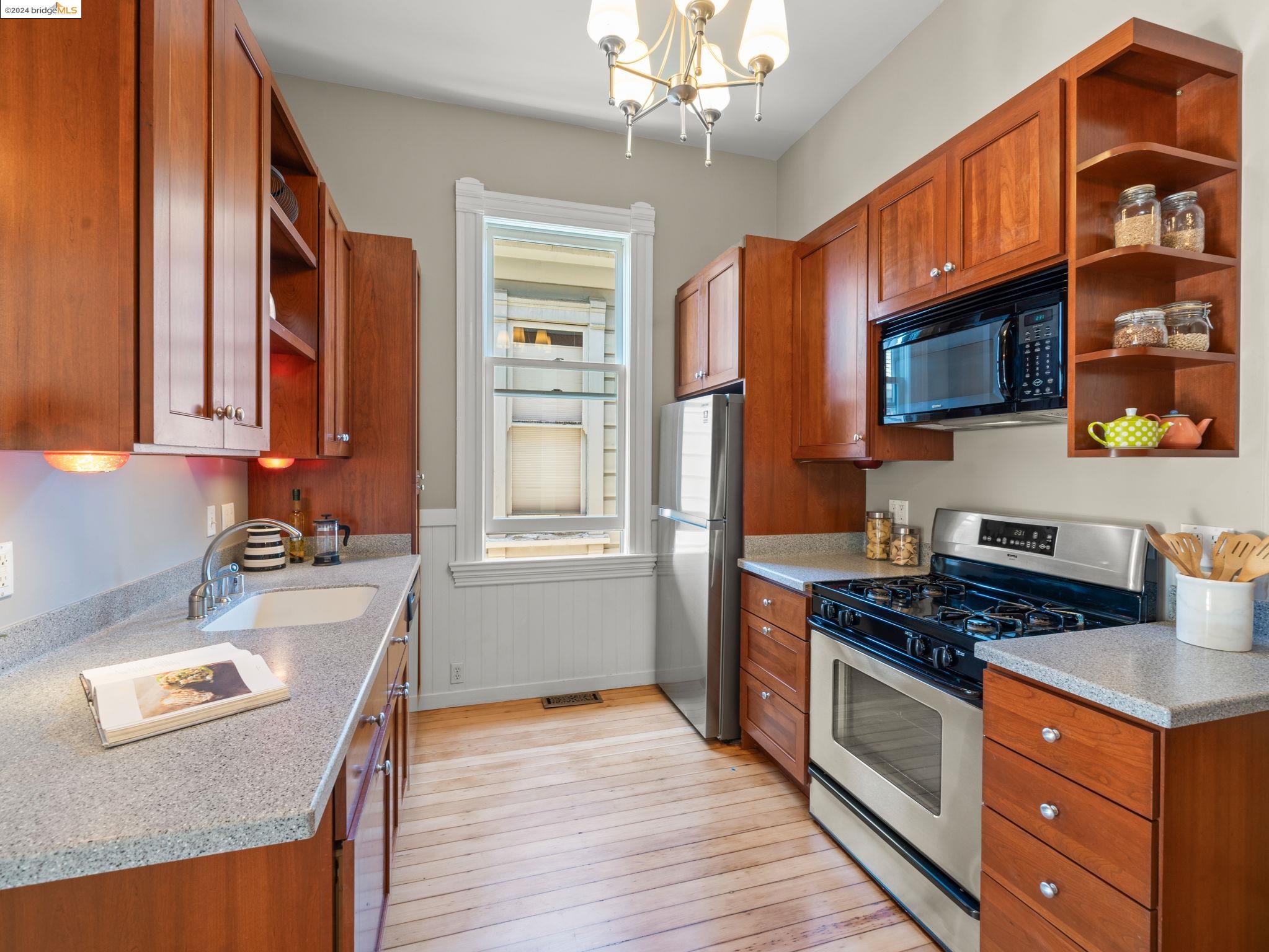 3210 Encinal