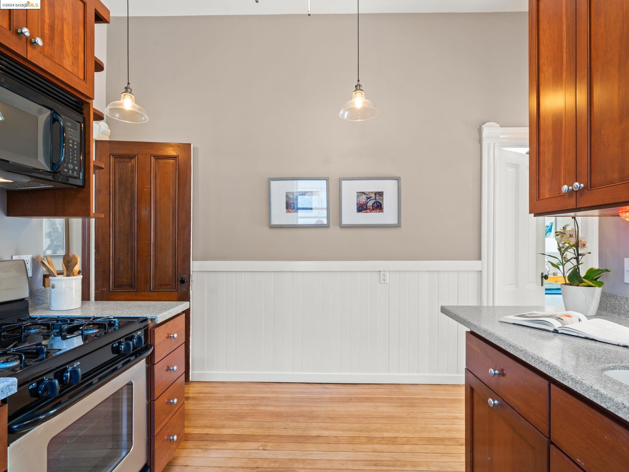 3210 Encinal