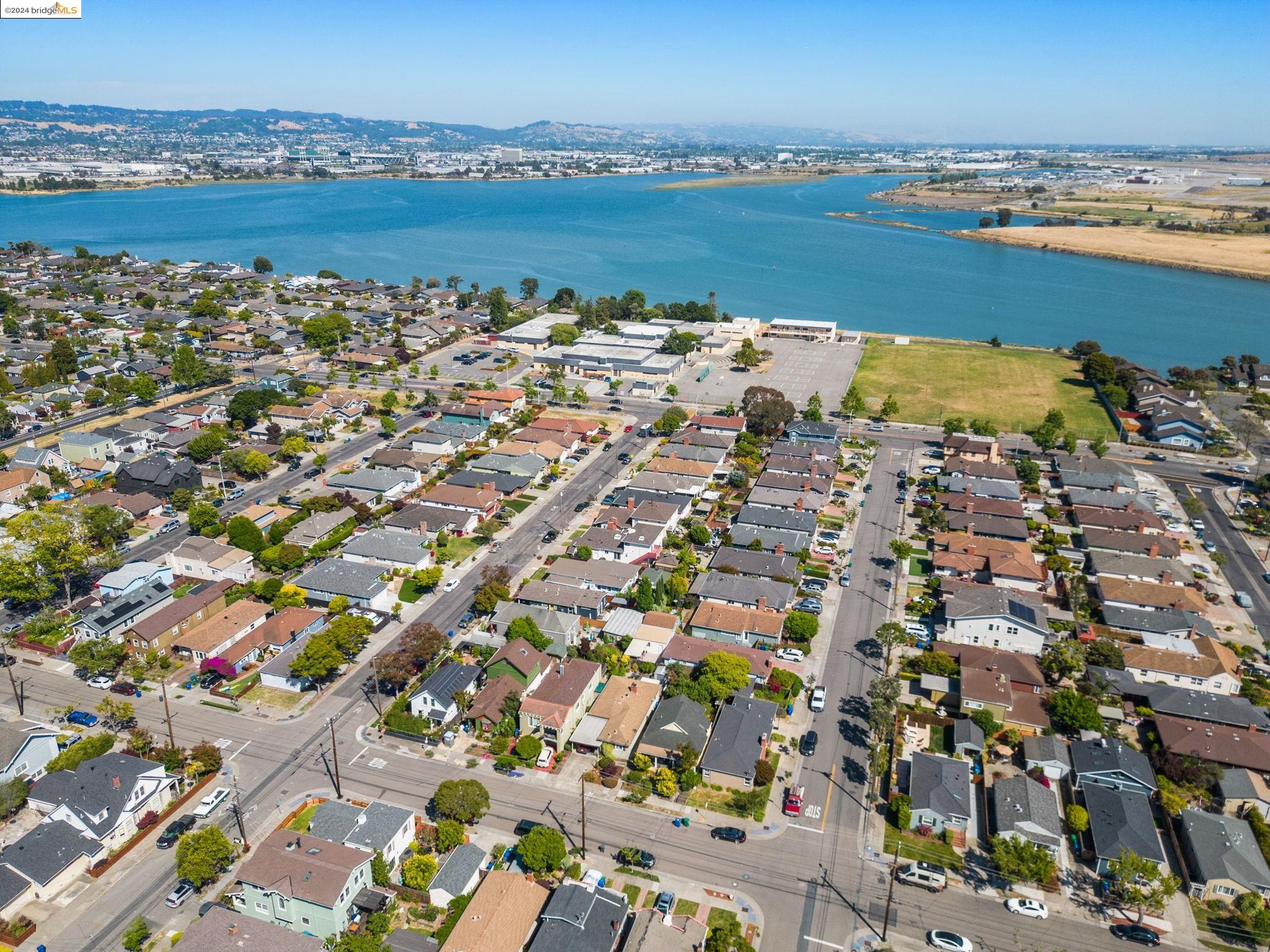 3210 Encinal