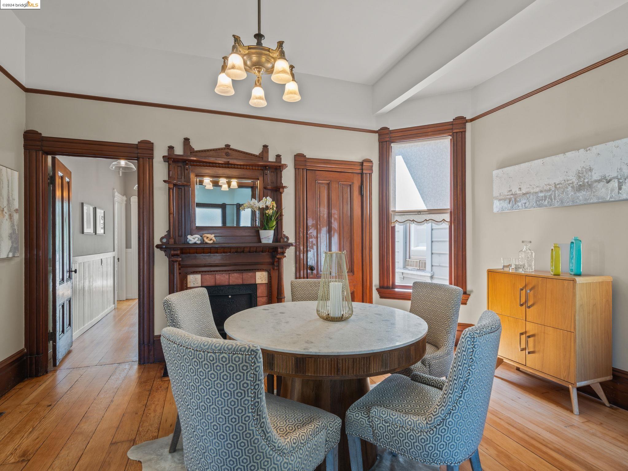 3210 Encinal