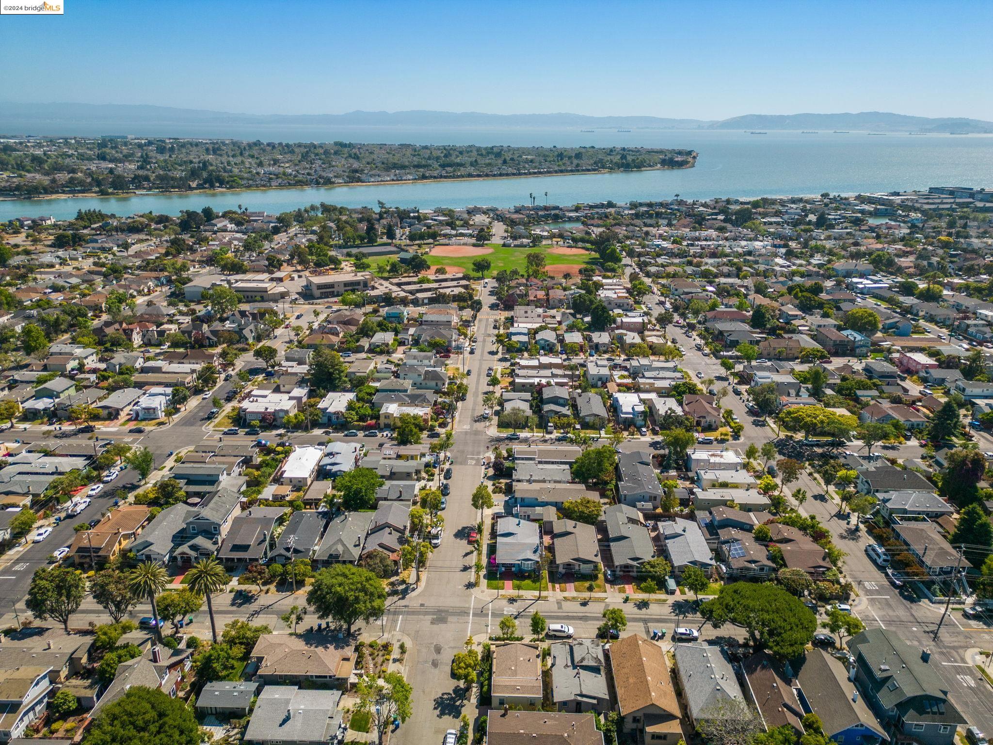 3210 Encinal