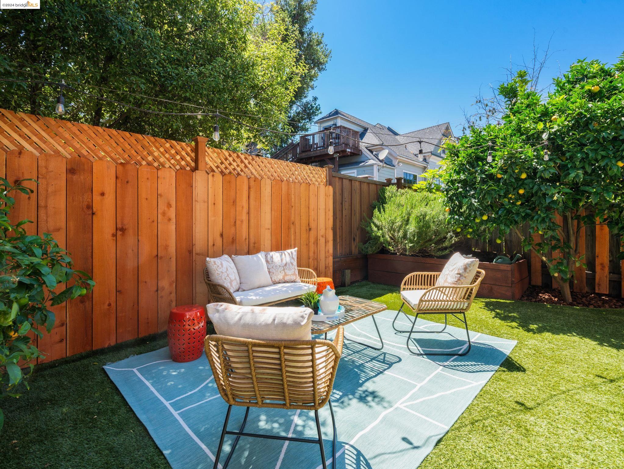 3210 Encinal