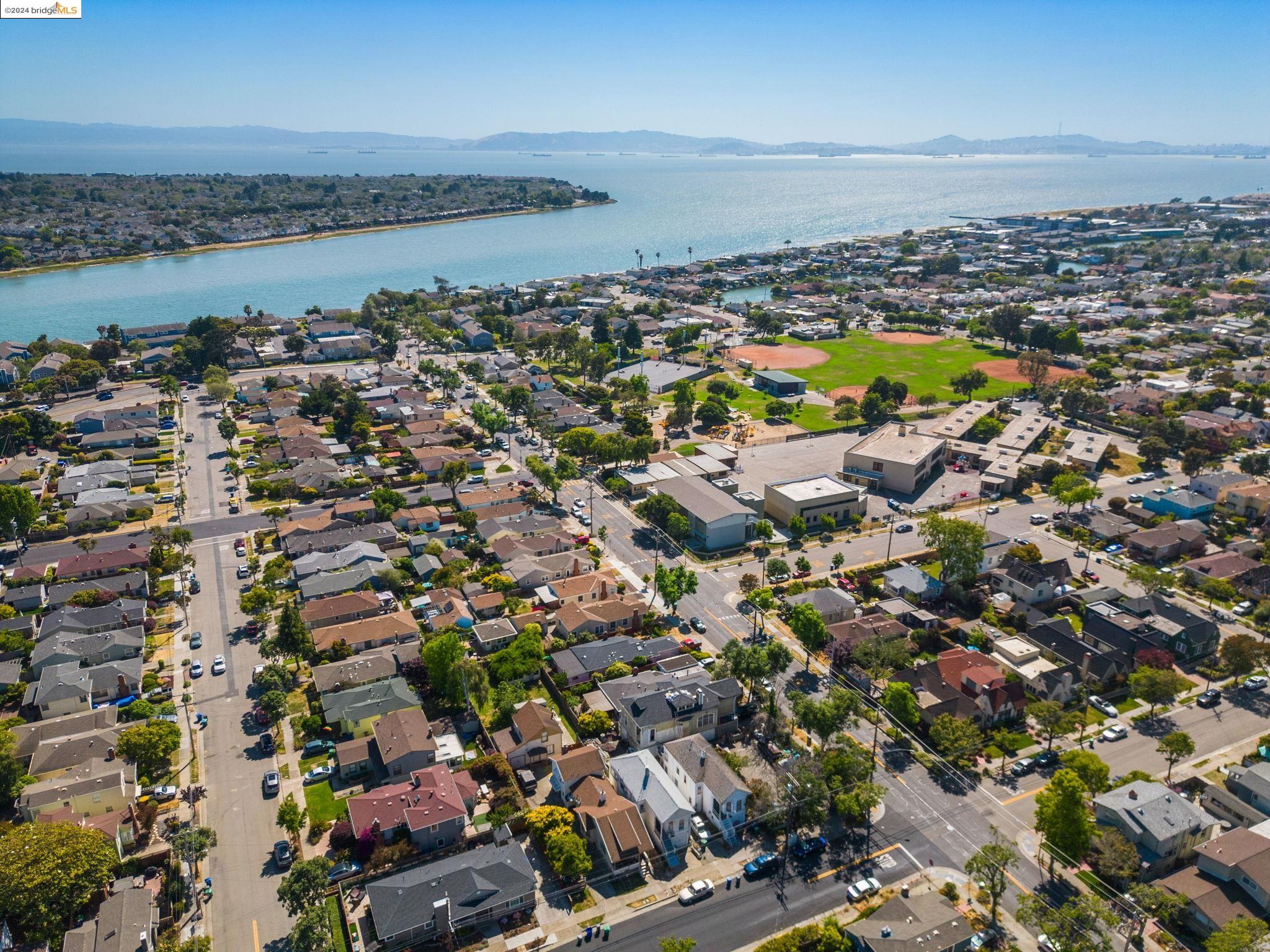 3210 Encinal