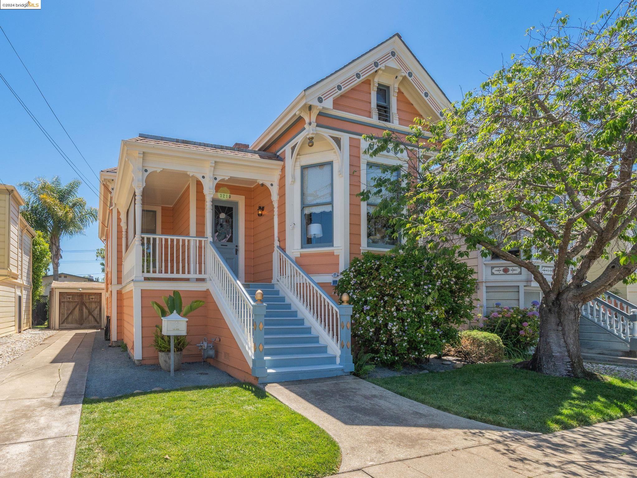 3210 Encinal