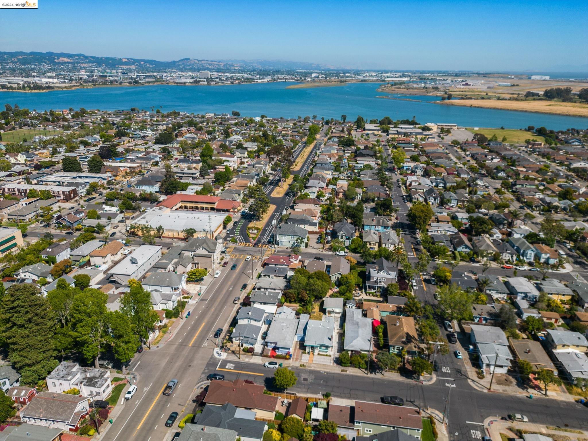 3210 Encinal