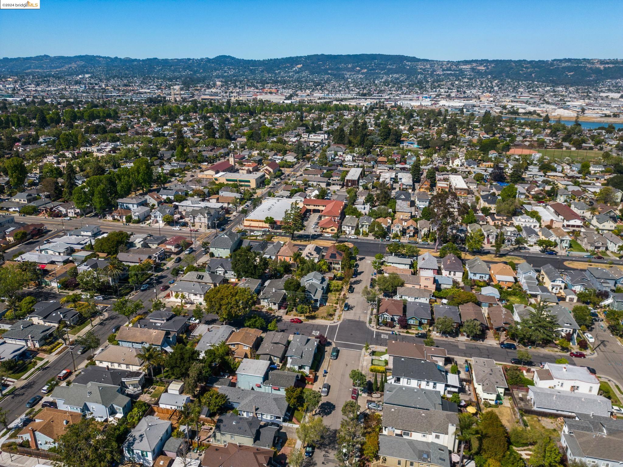 3210 Encinal