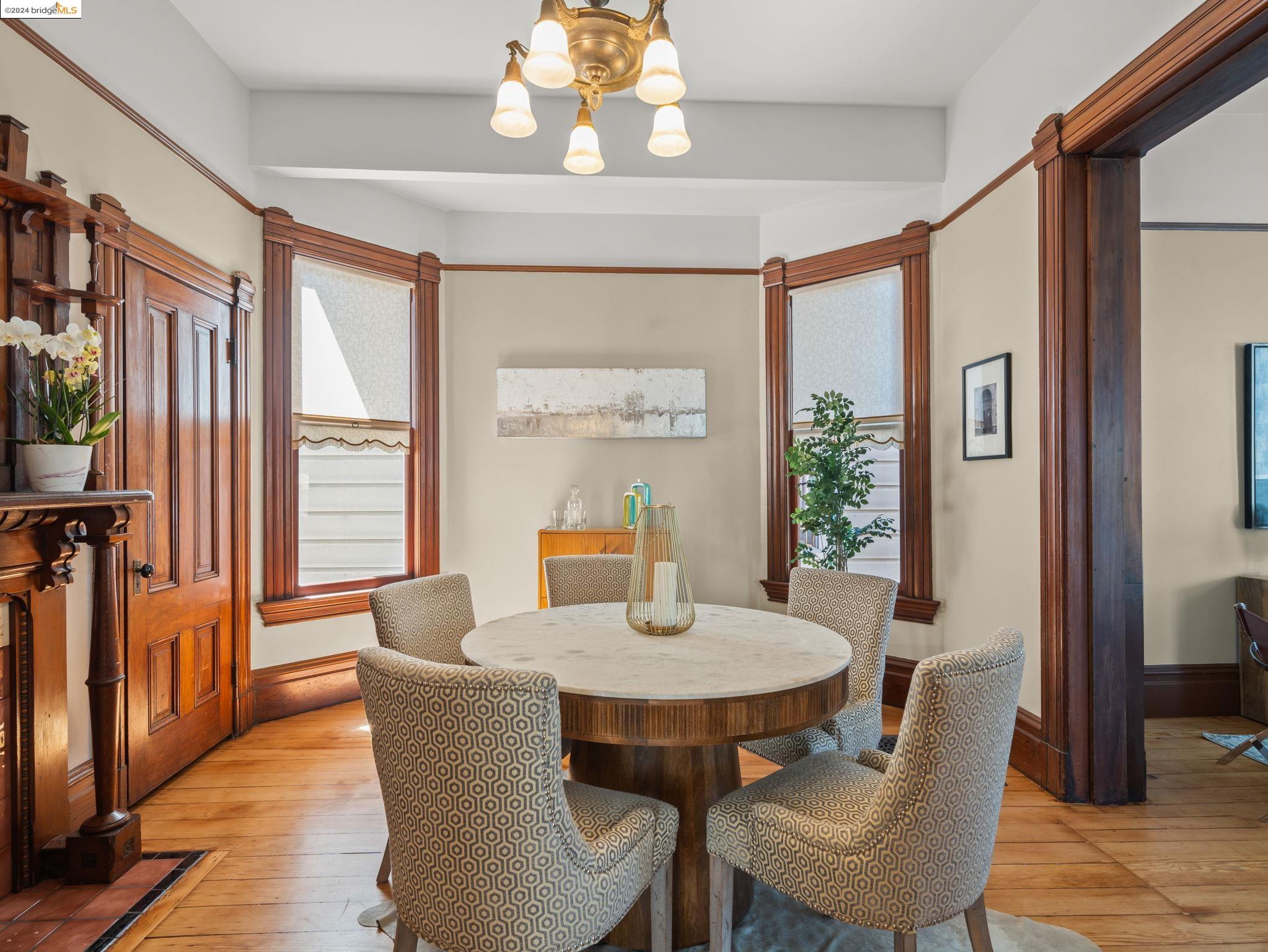 3210 Encinal
