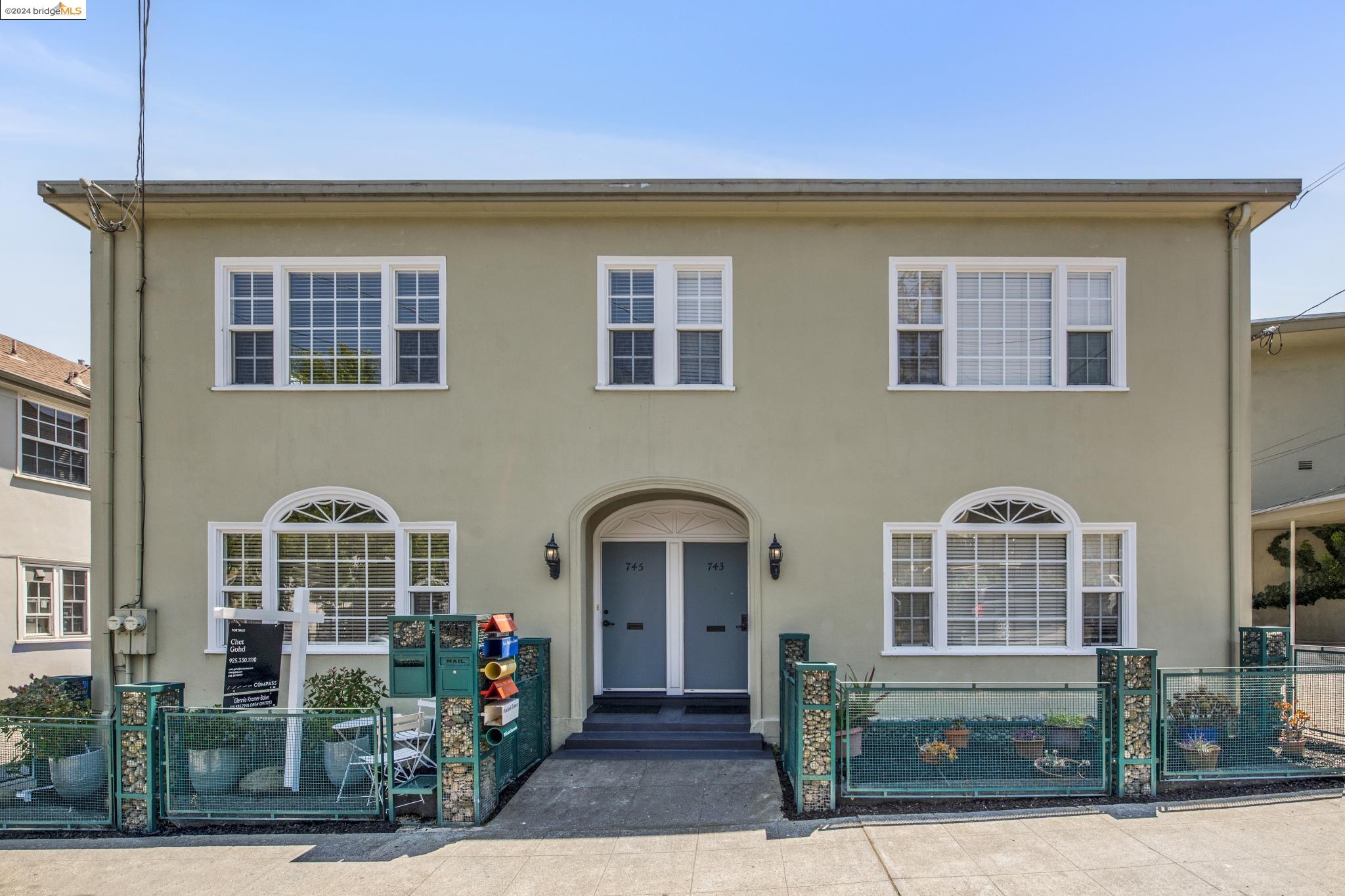 743 Jean St