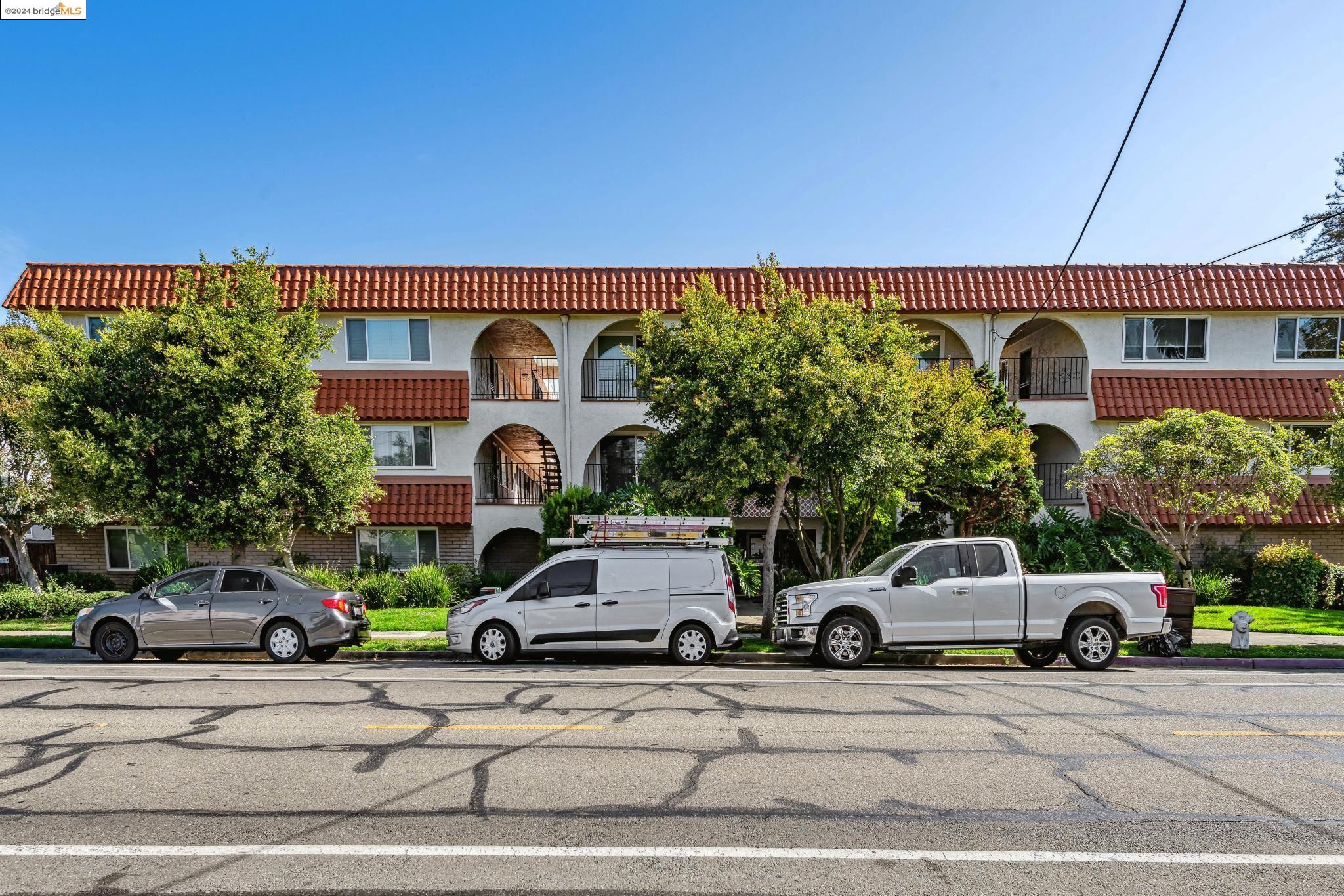 2133 Santa Clara # 209