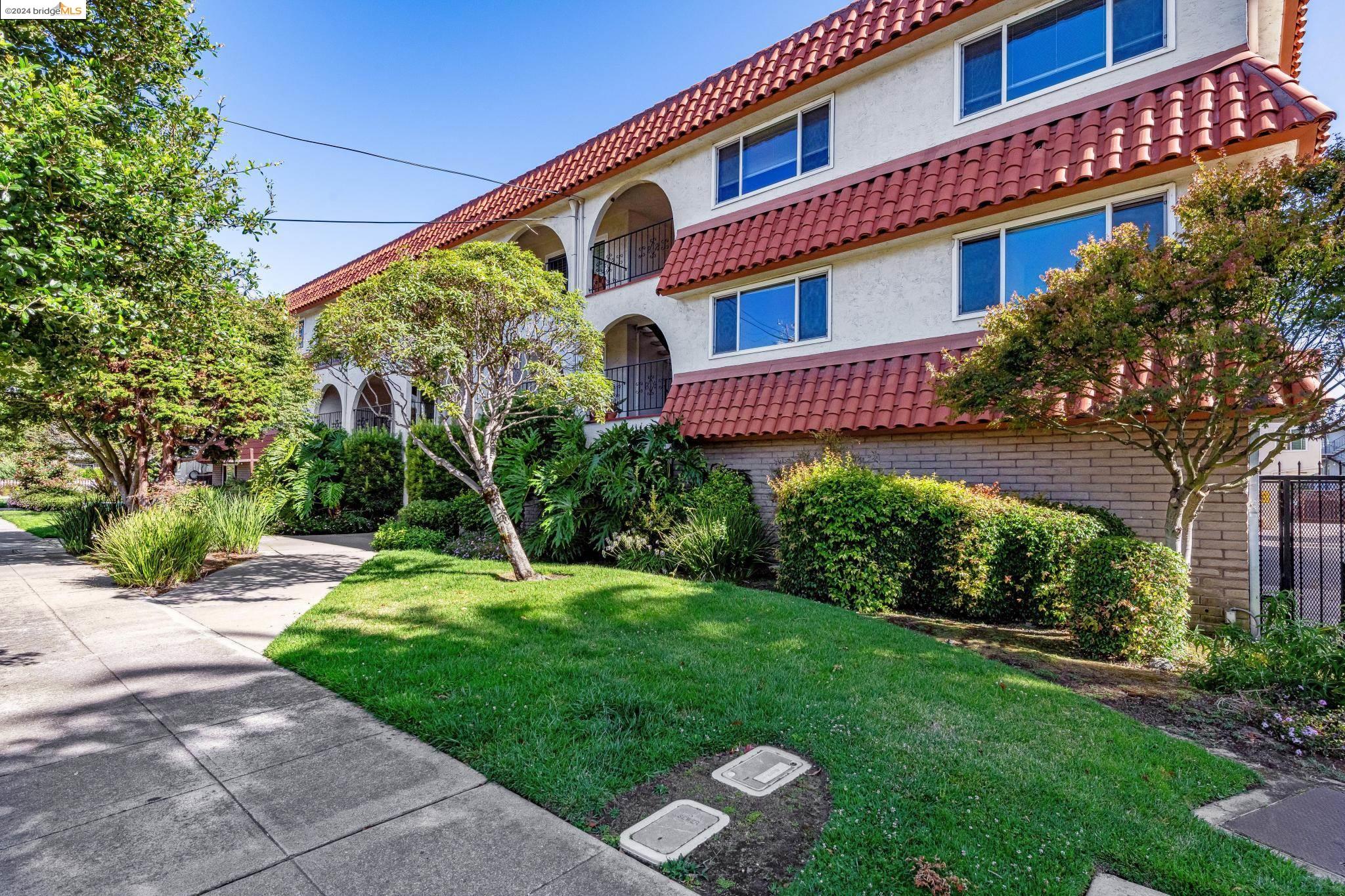 2133 Santa Clara # 209