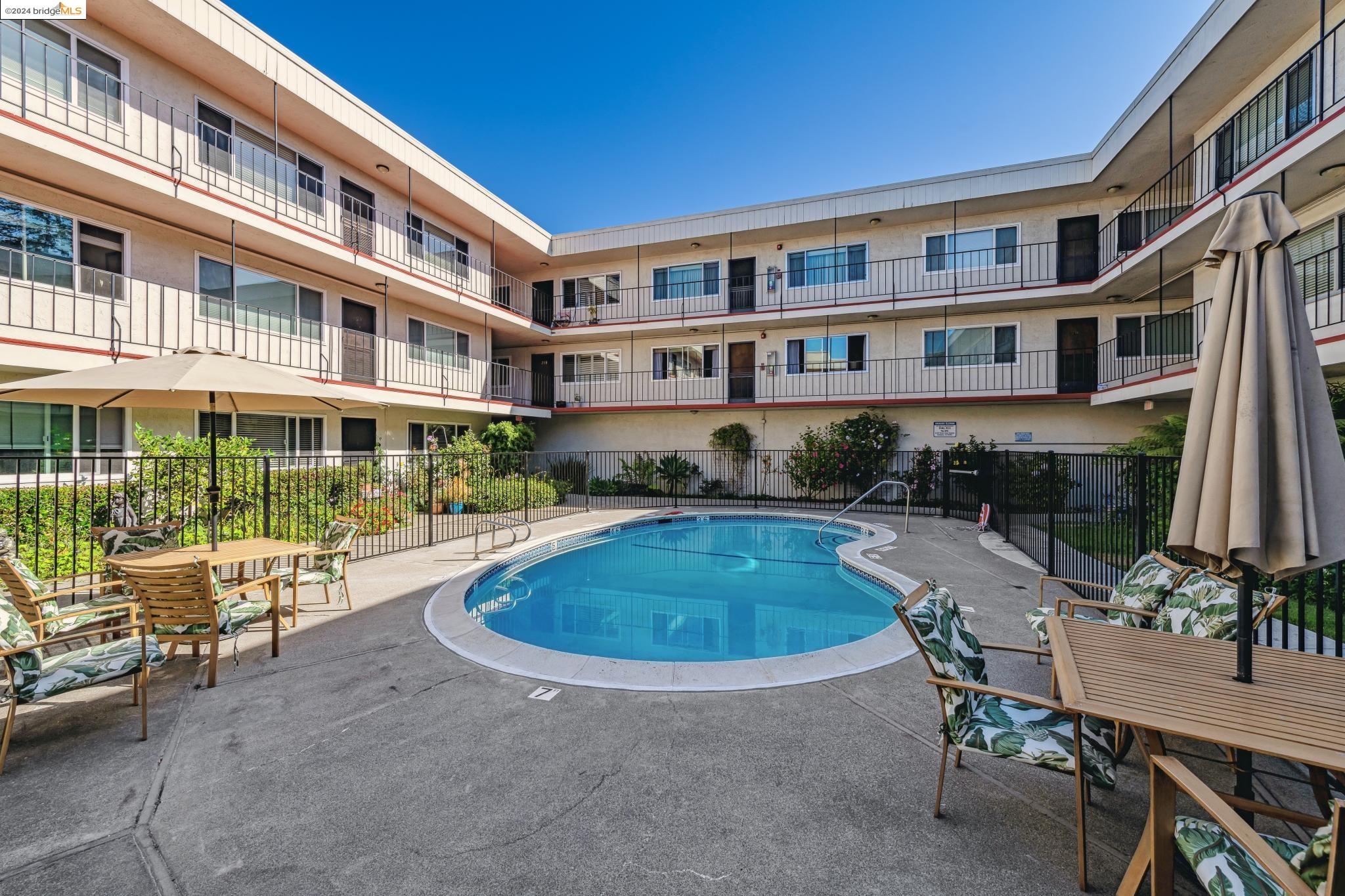 2133 Santa Clara # 209