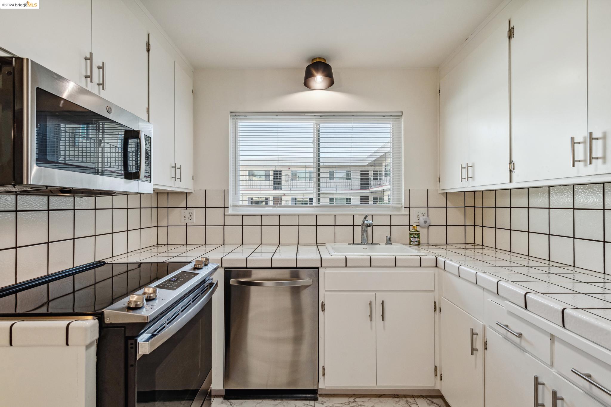 2133 Santa Clara # 209