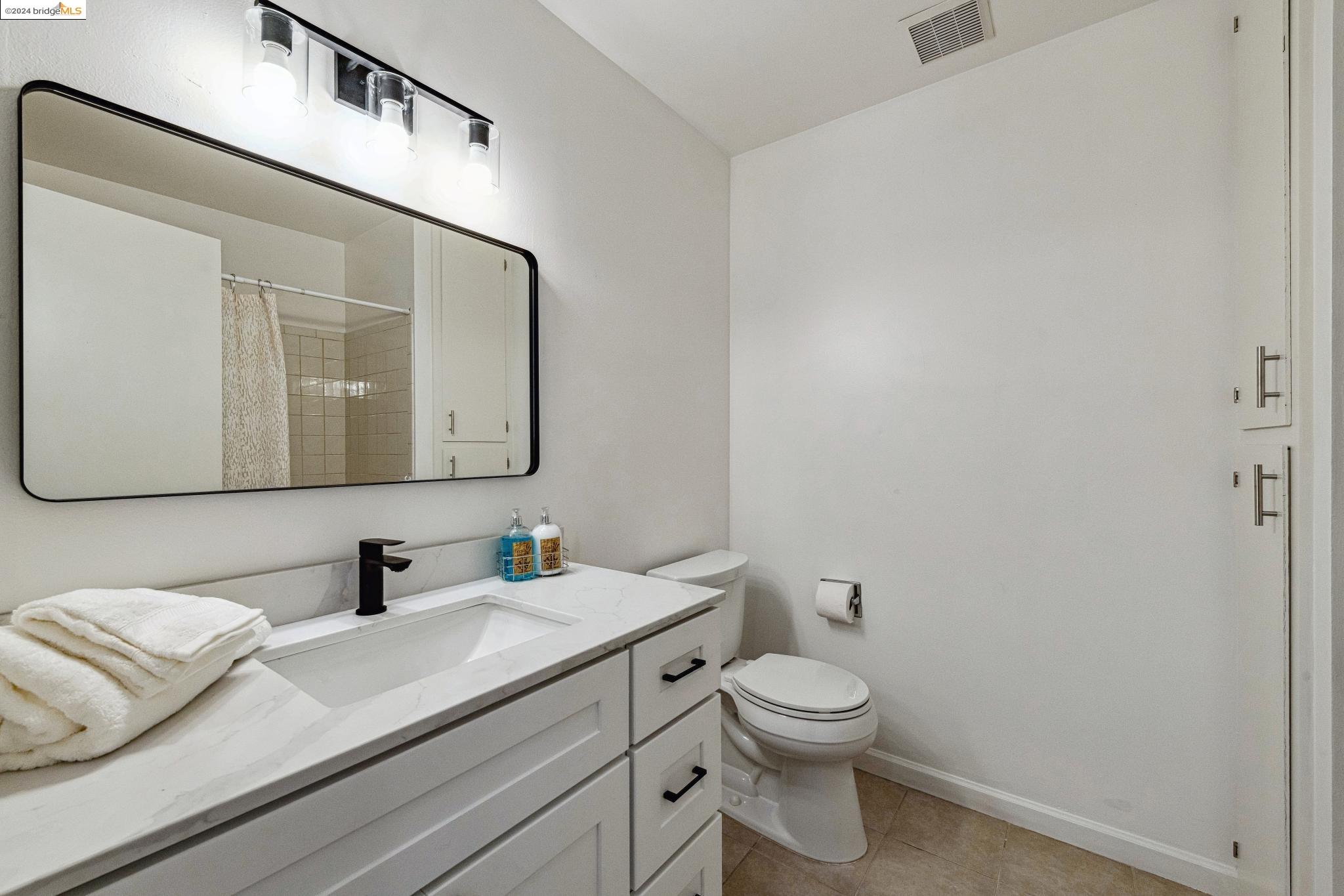 2133 Santa Clara # 209