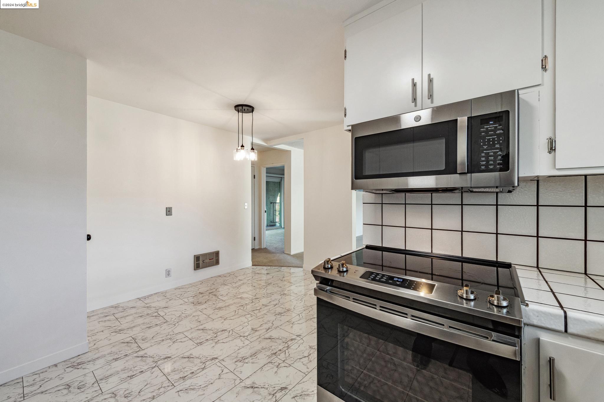 2133 Santa Clara # 209