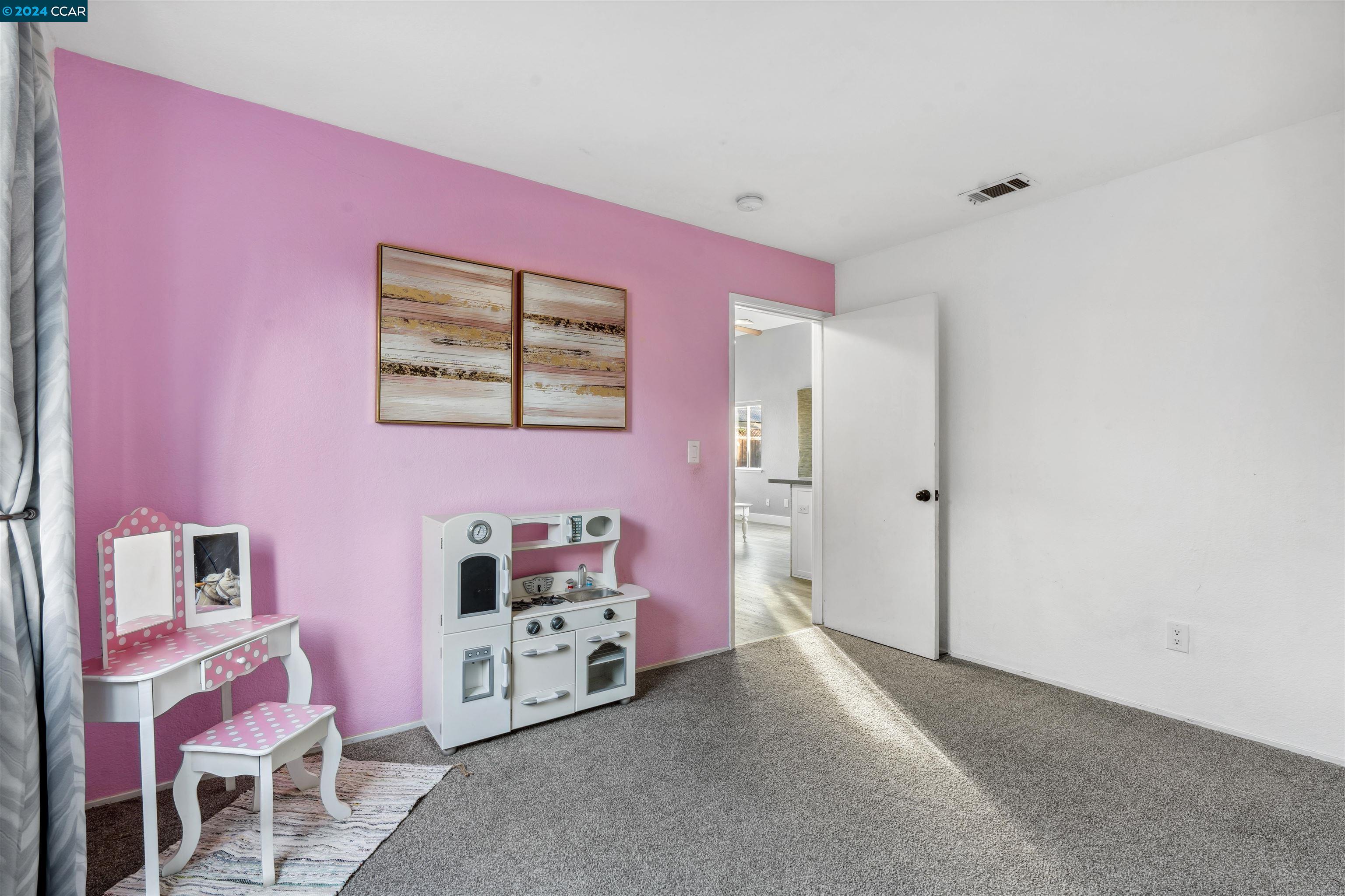 22 Korbel Ct