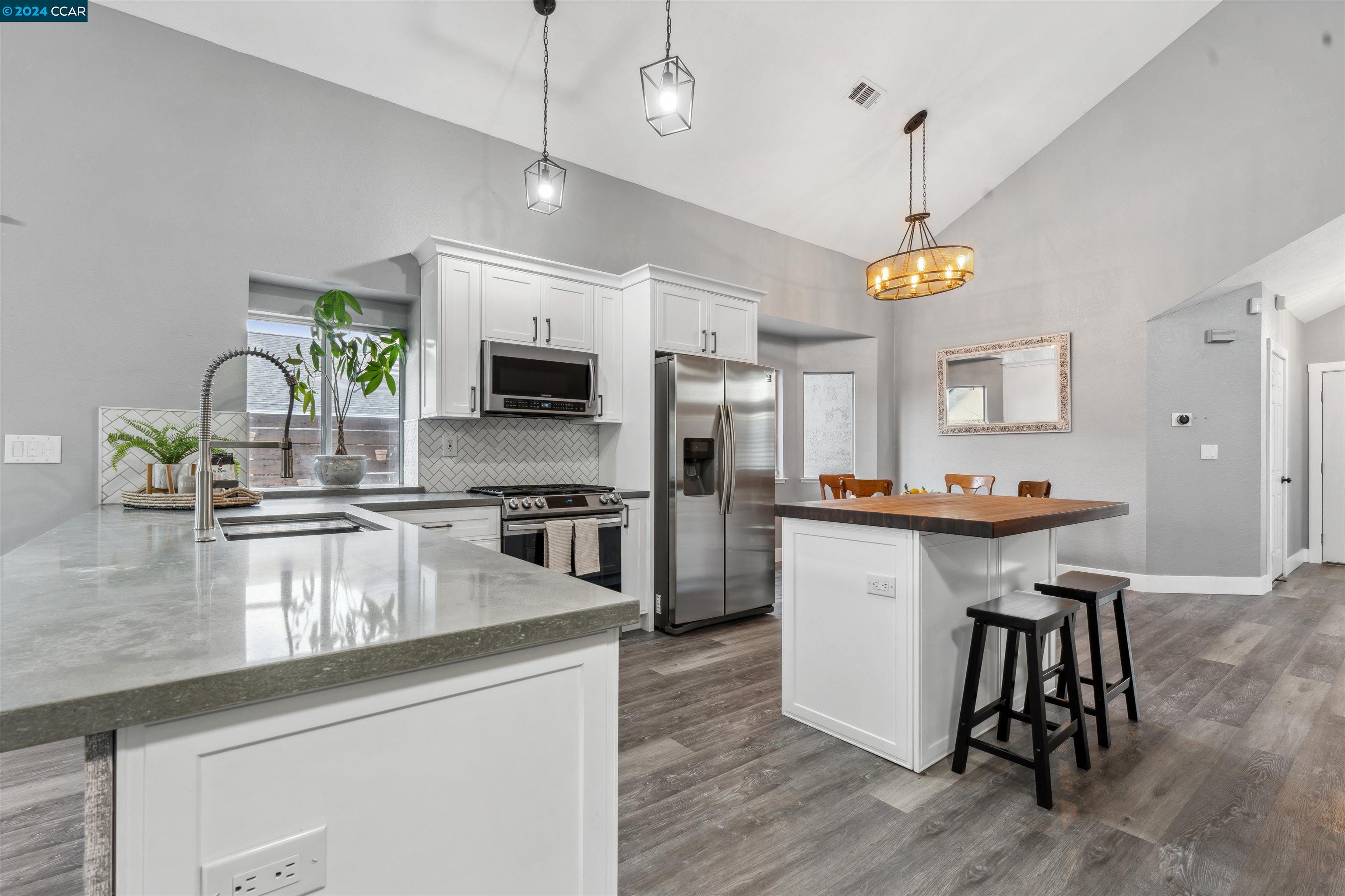 22 Korbel Ct