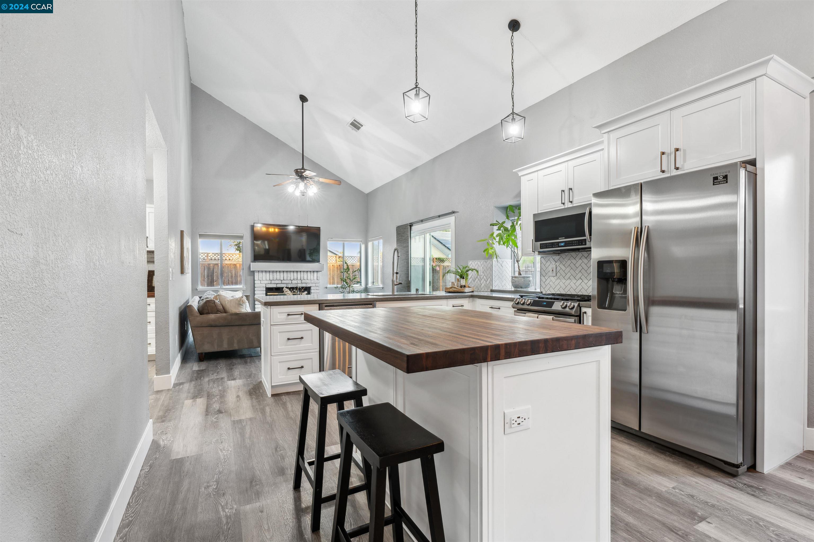 22 Korbel Ct
