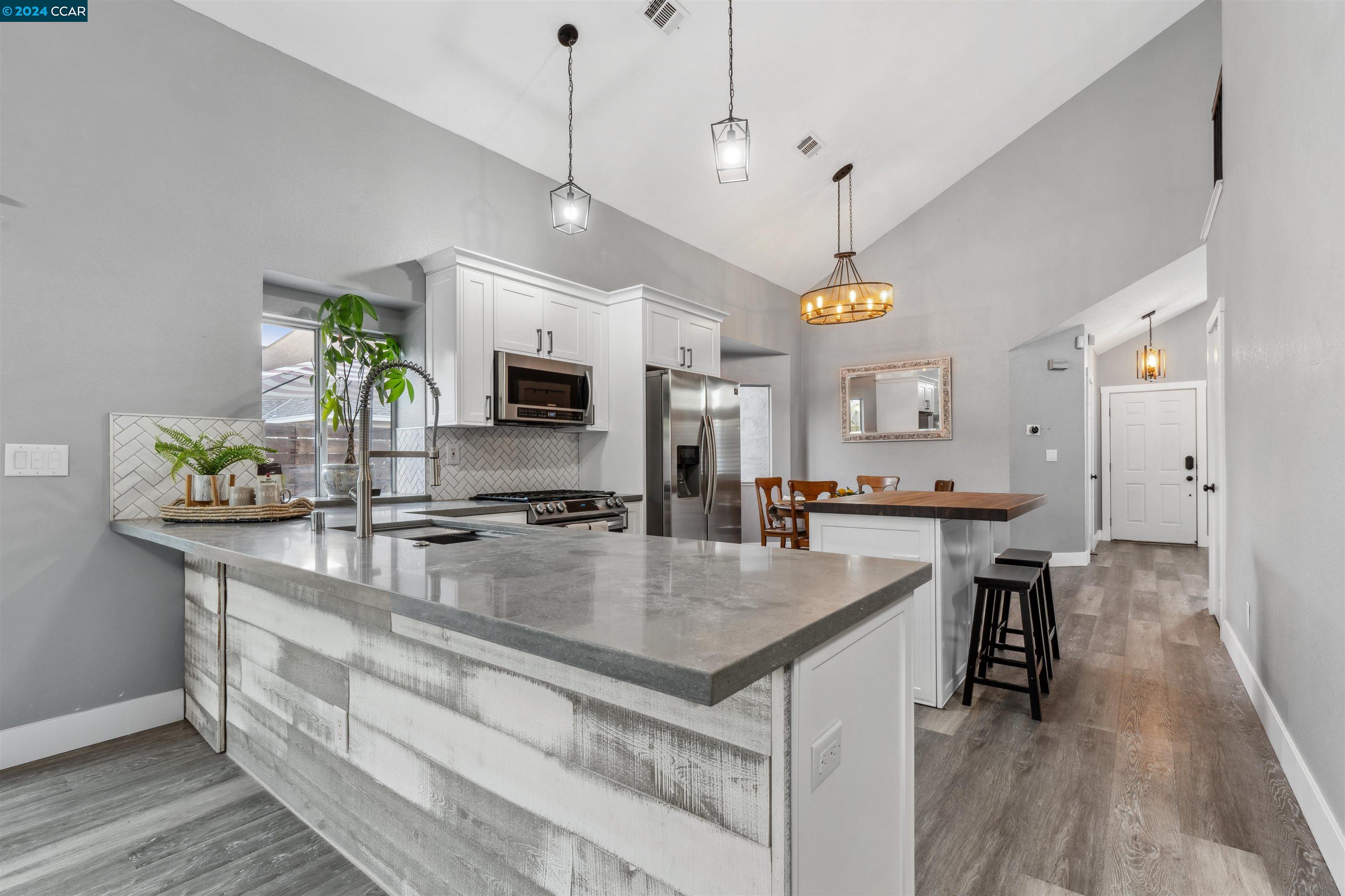 22 Korbel Ct