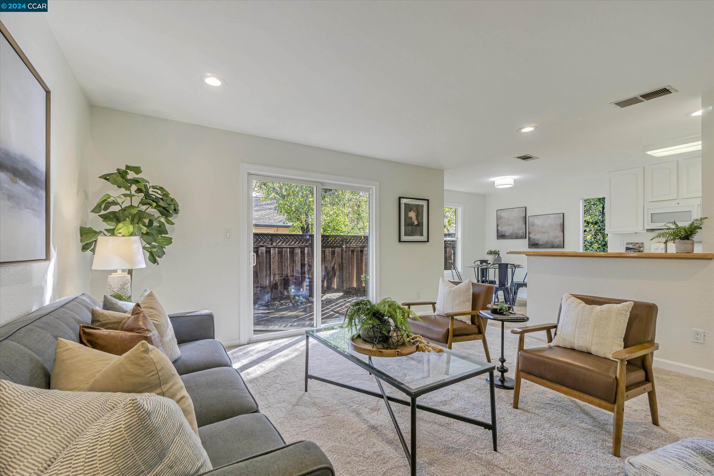 452 Holiday Hills Dr