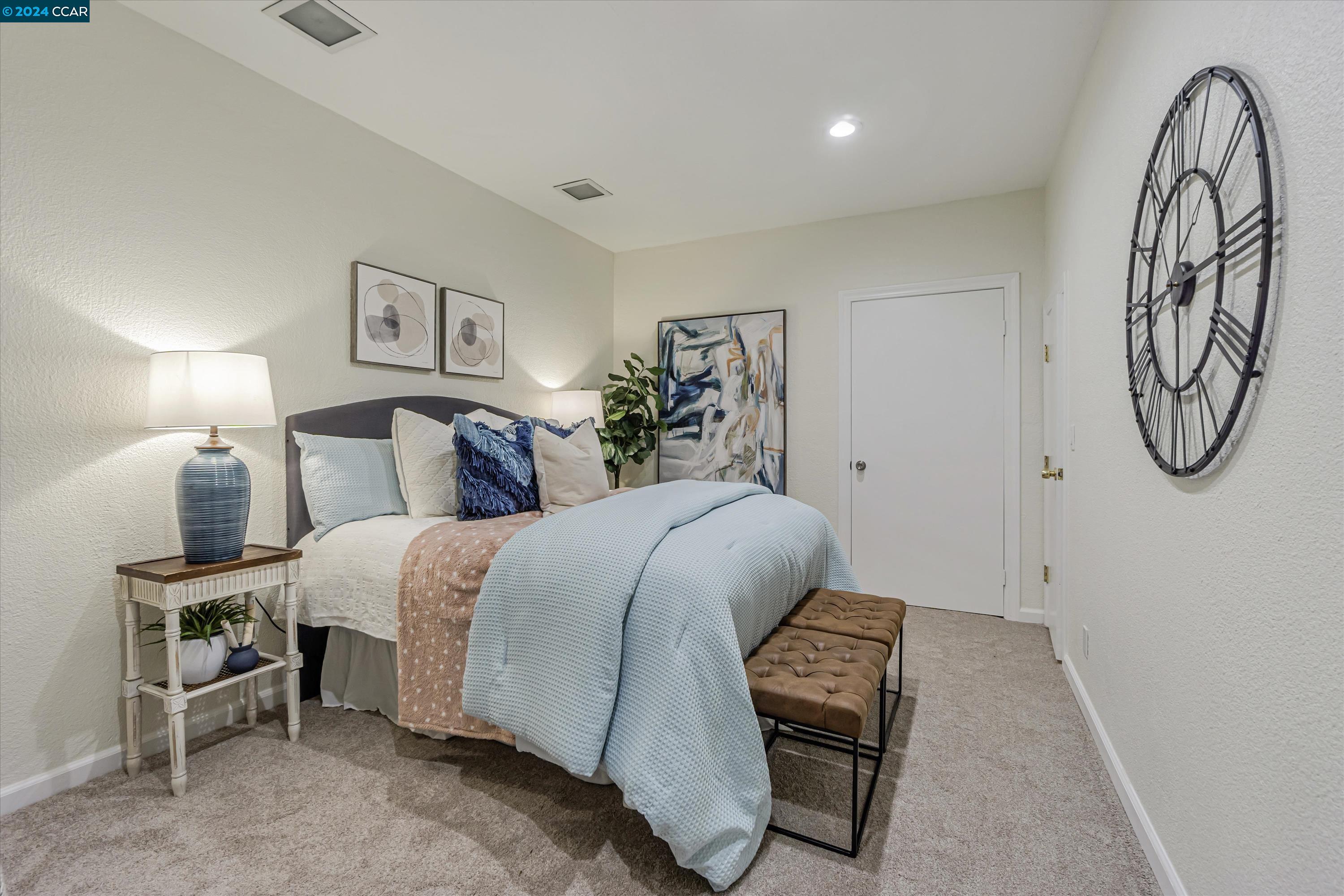 452 Holiday Hills Dr