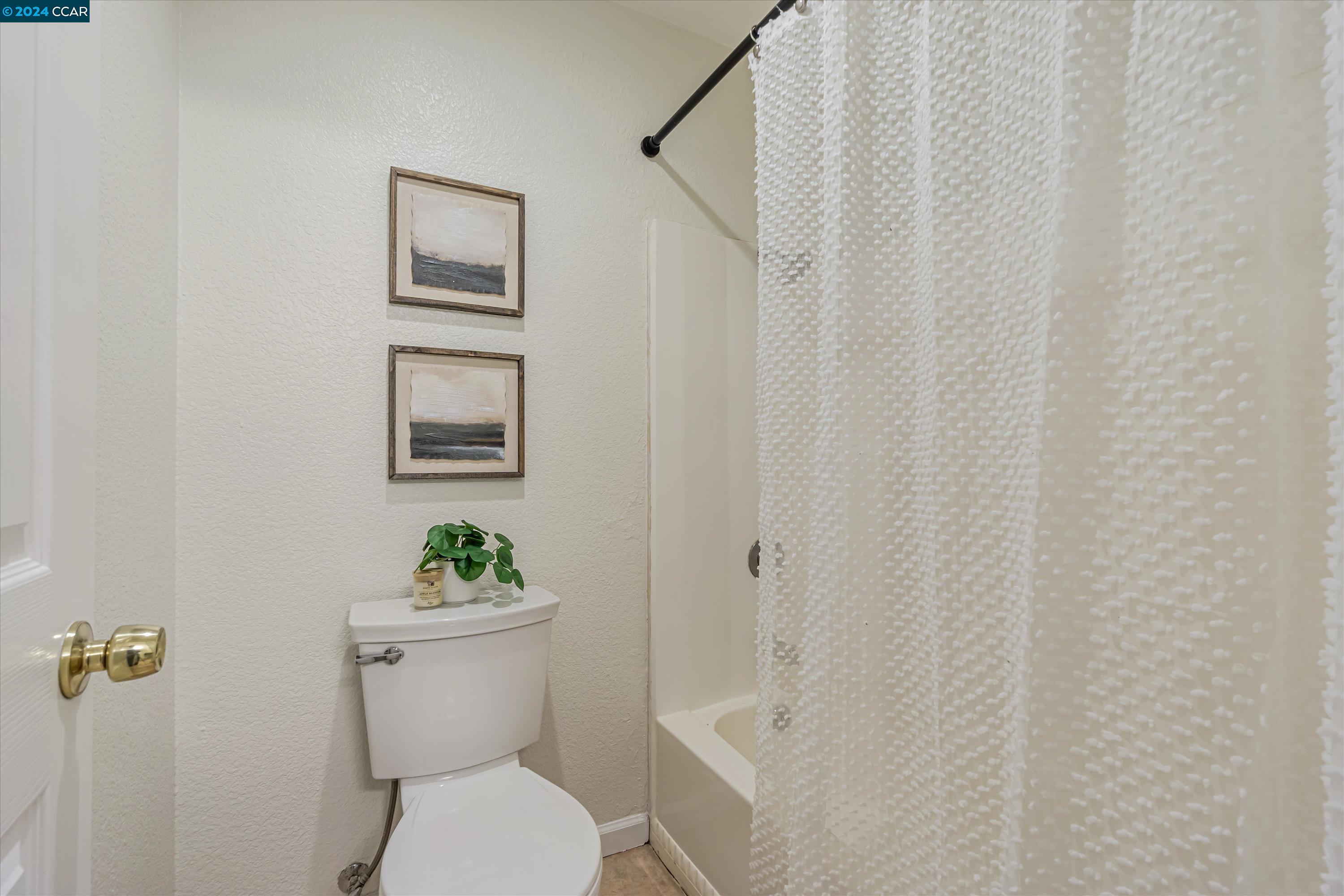 452 Holiday Hills Dr