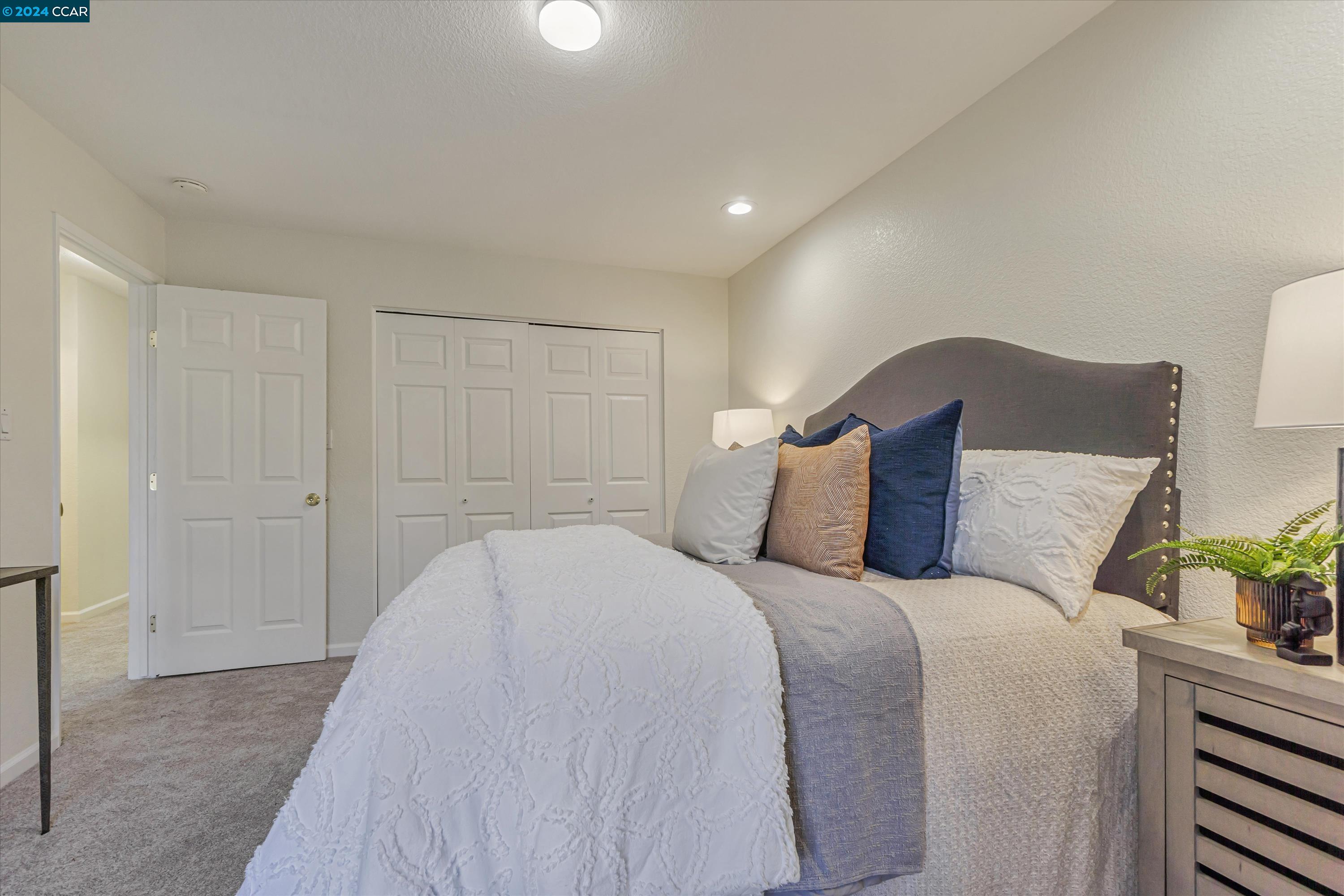 452 Holiday Hills Dr