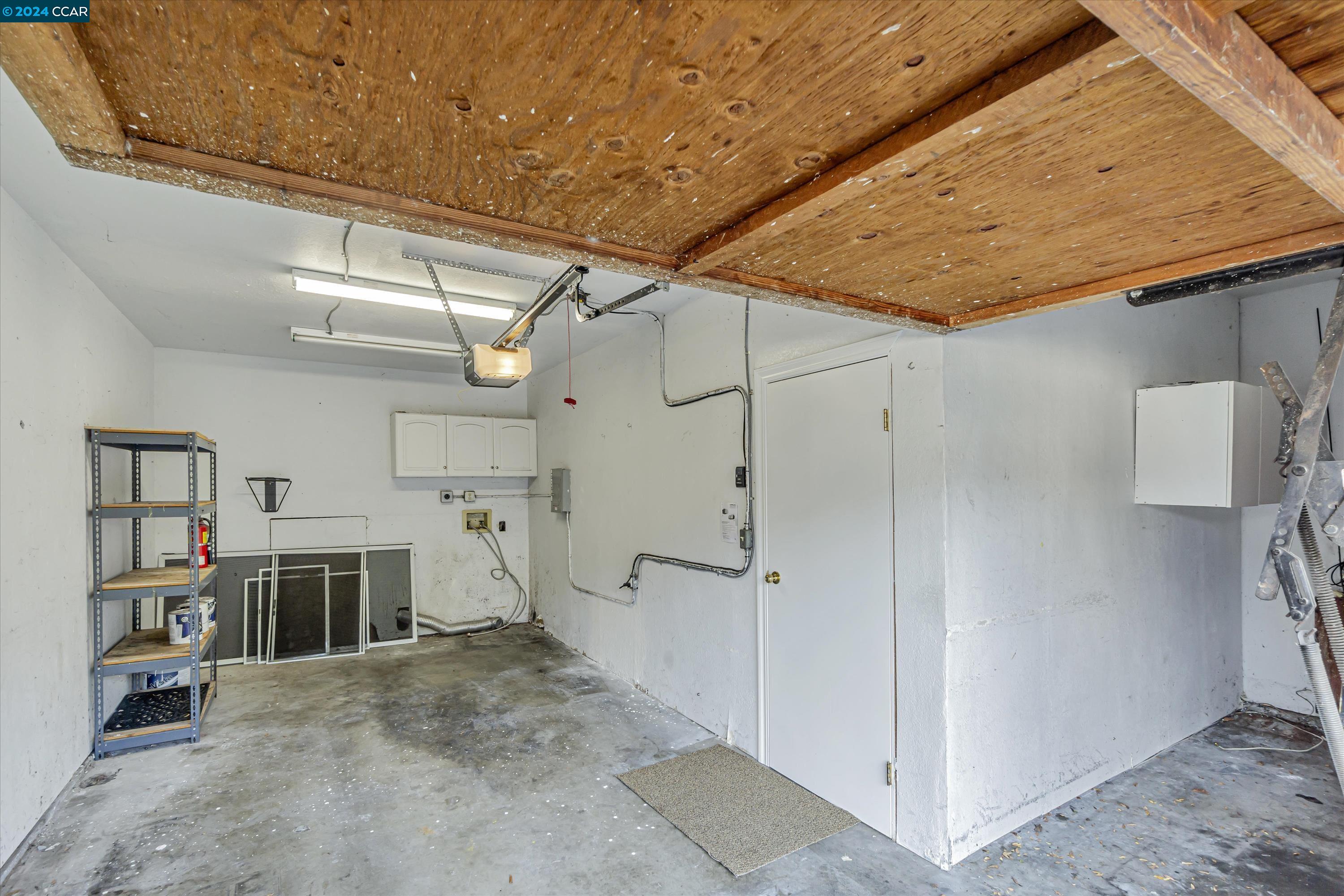 452 Holiday Hills Dr