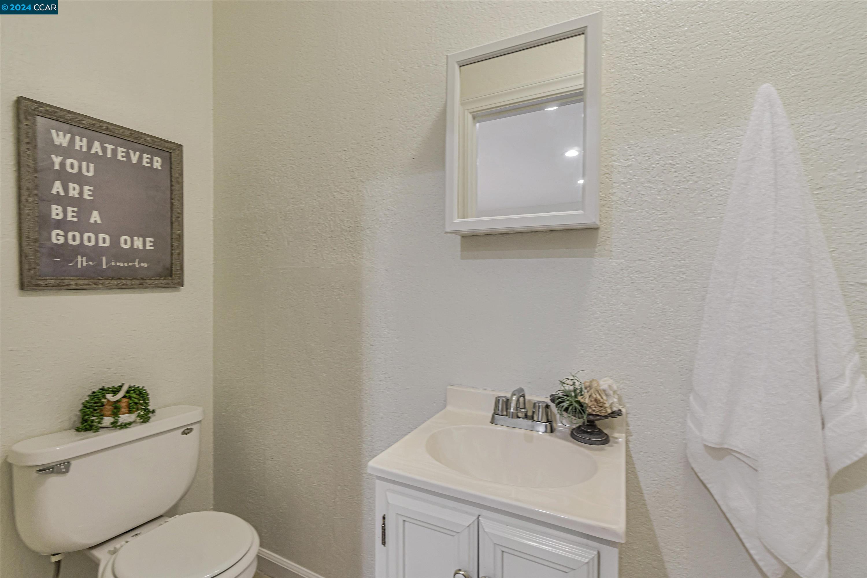 452 Holiday Hills Dr