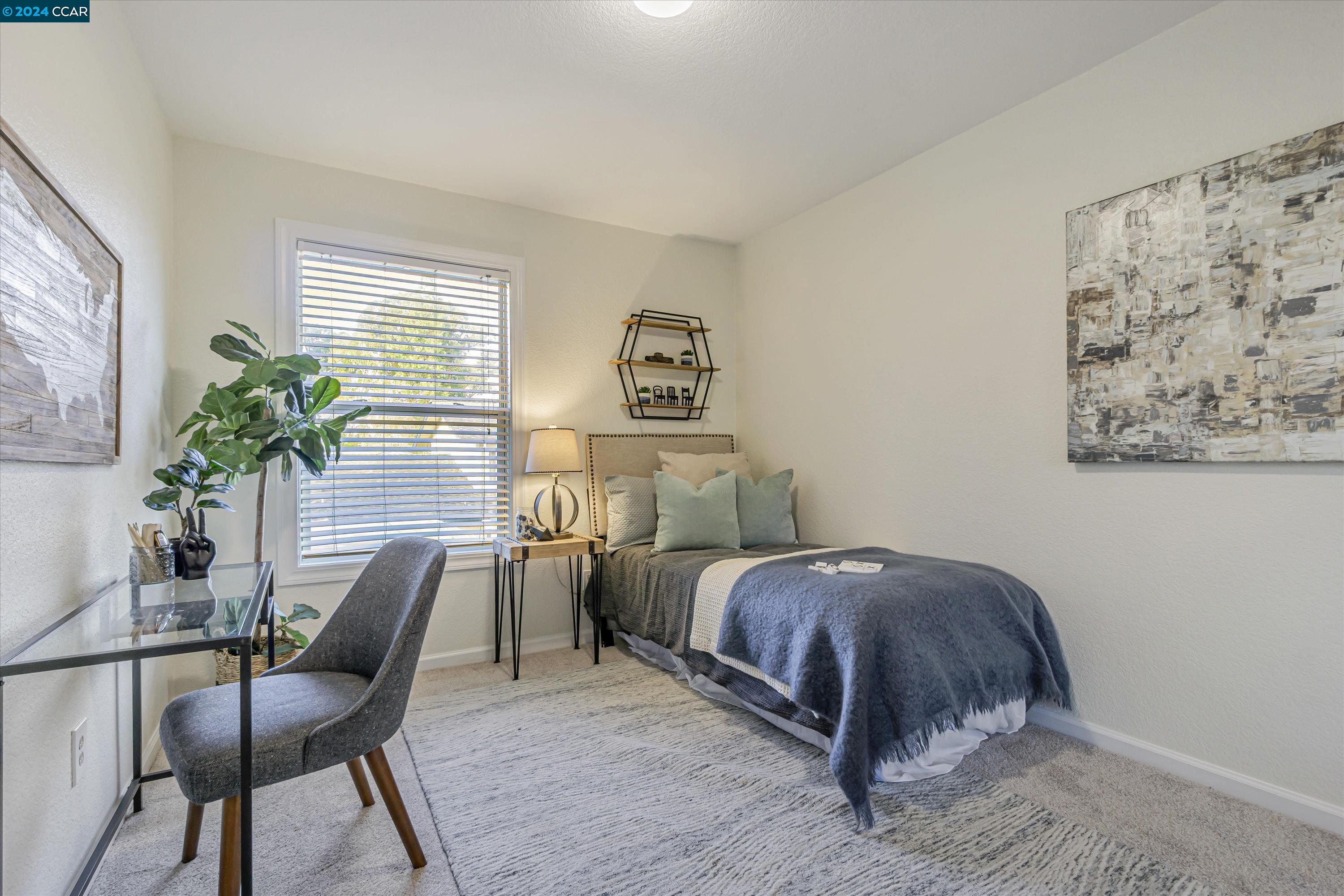 452 Holiday Hills Dr