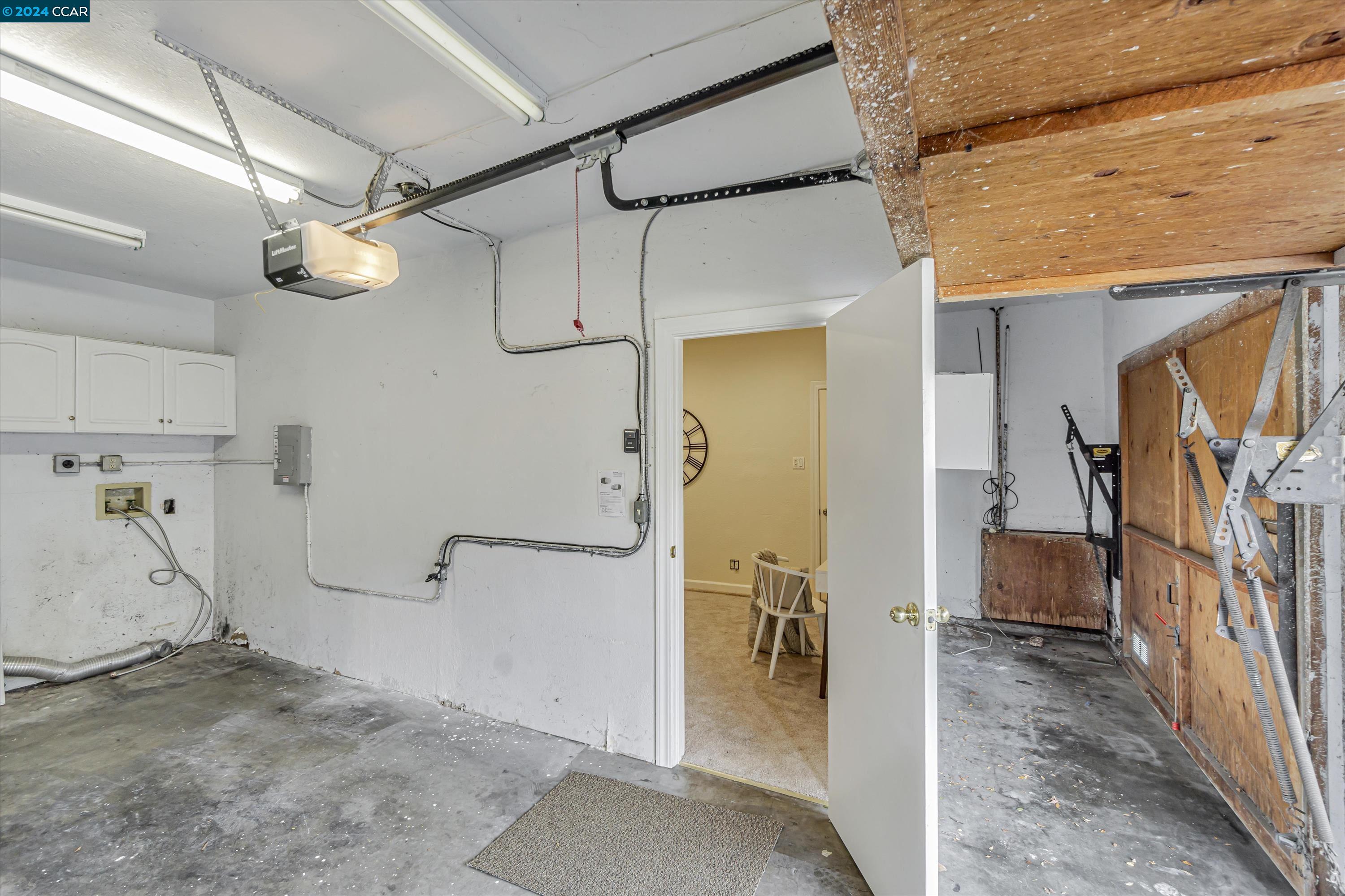 452 Holiday Hills Dr