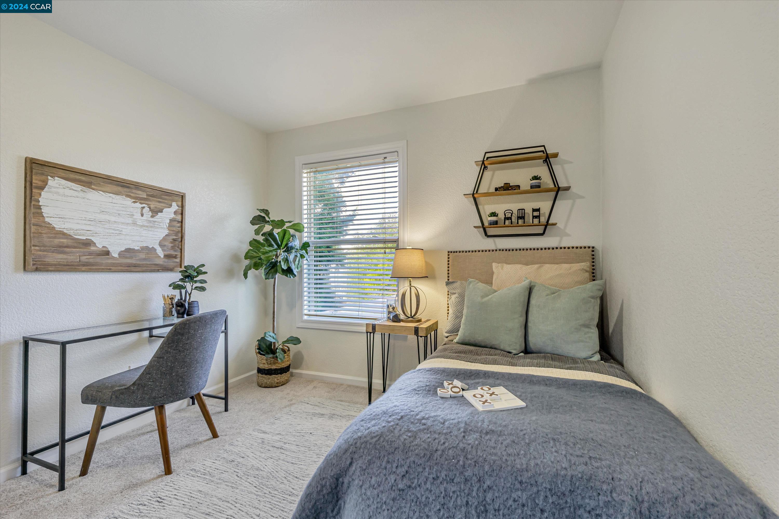 452 Holiday Hills Dr