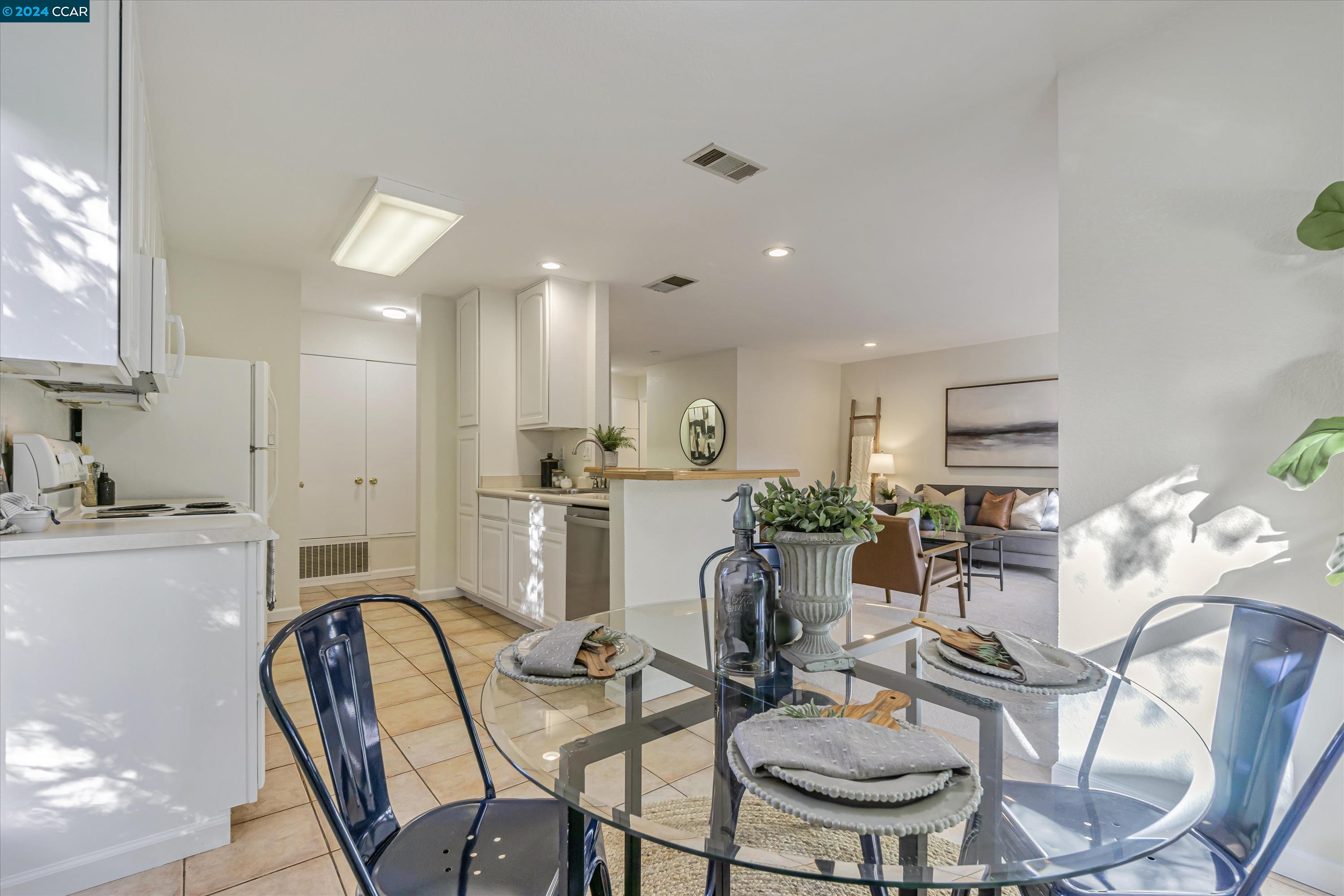 452 Holiday Hills Dr