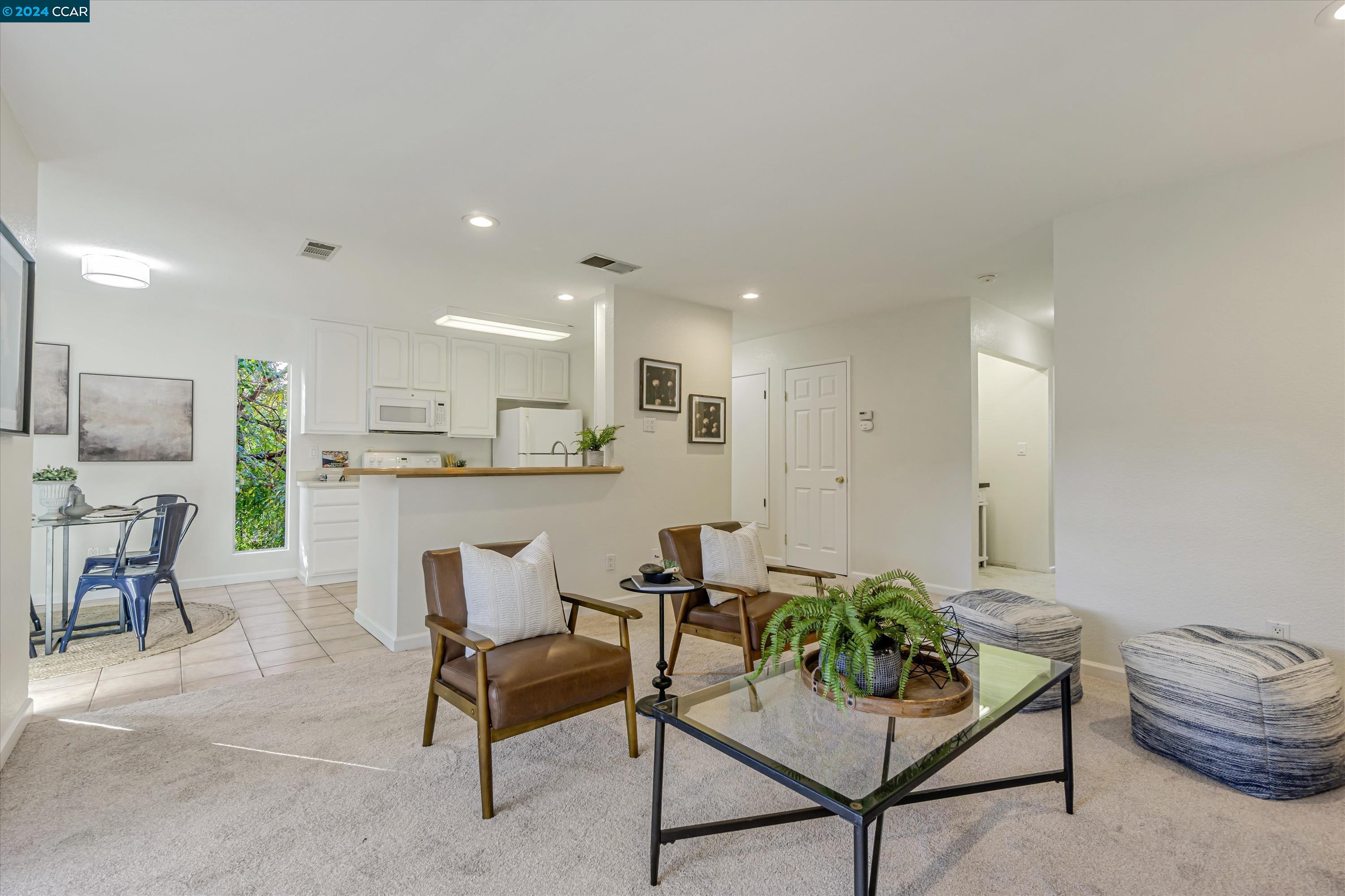 452 Holiday Hills Dr