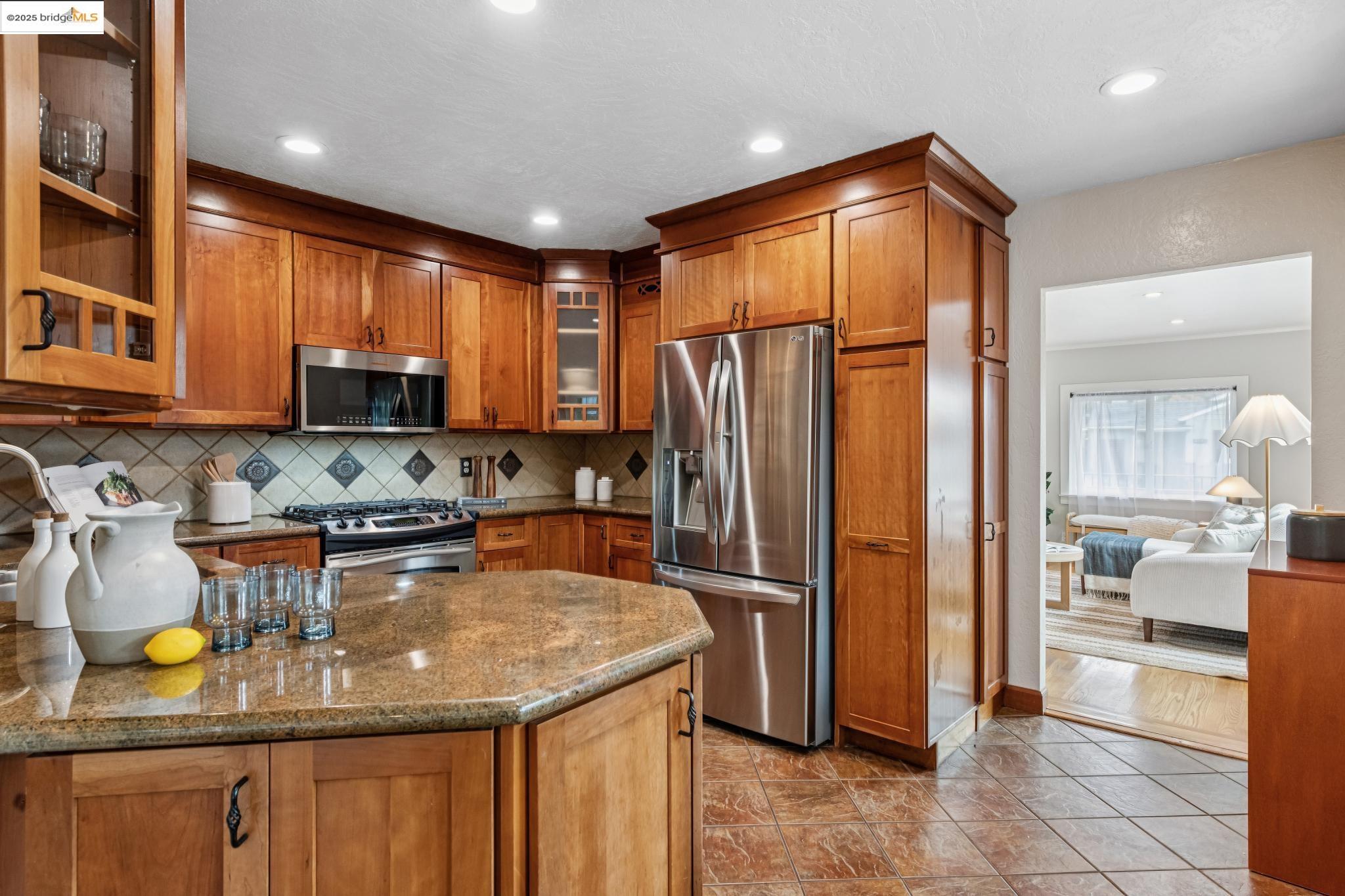 4125 Kuhnle Ave, Oakland