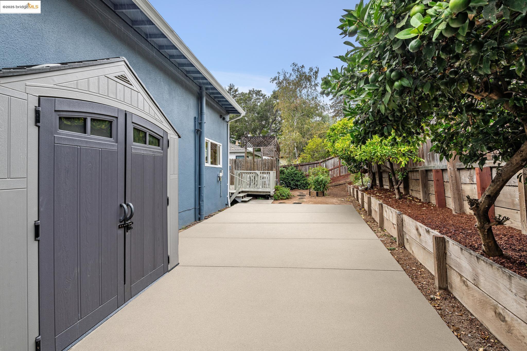 4125 Kuhnle Ave, Oakland