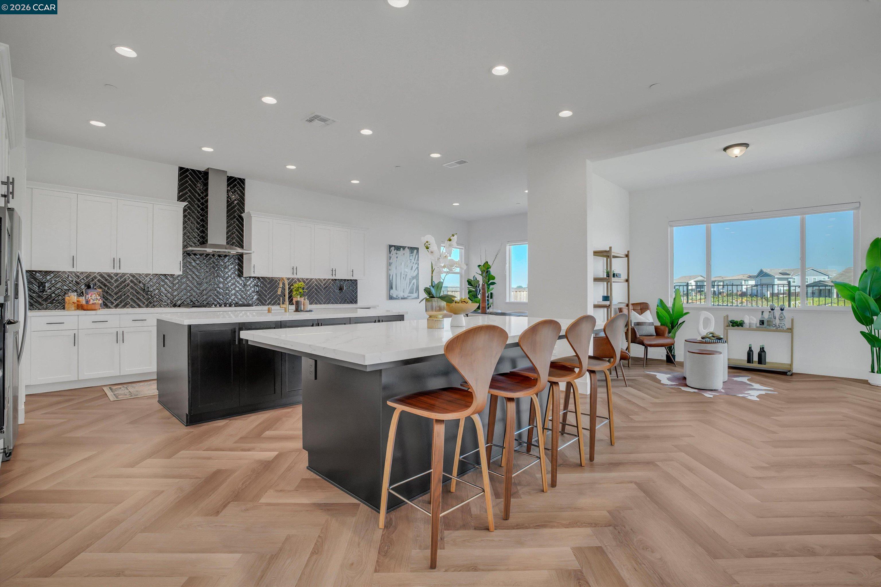 3368 Mulholland Dr