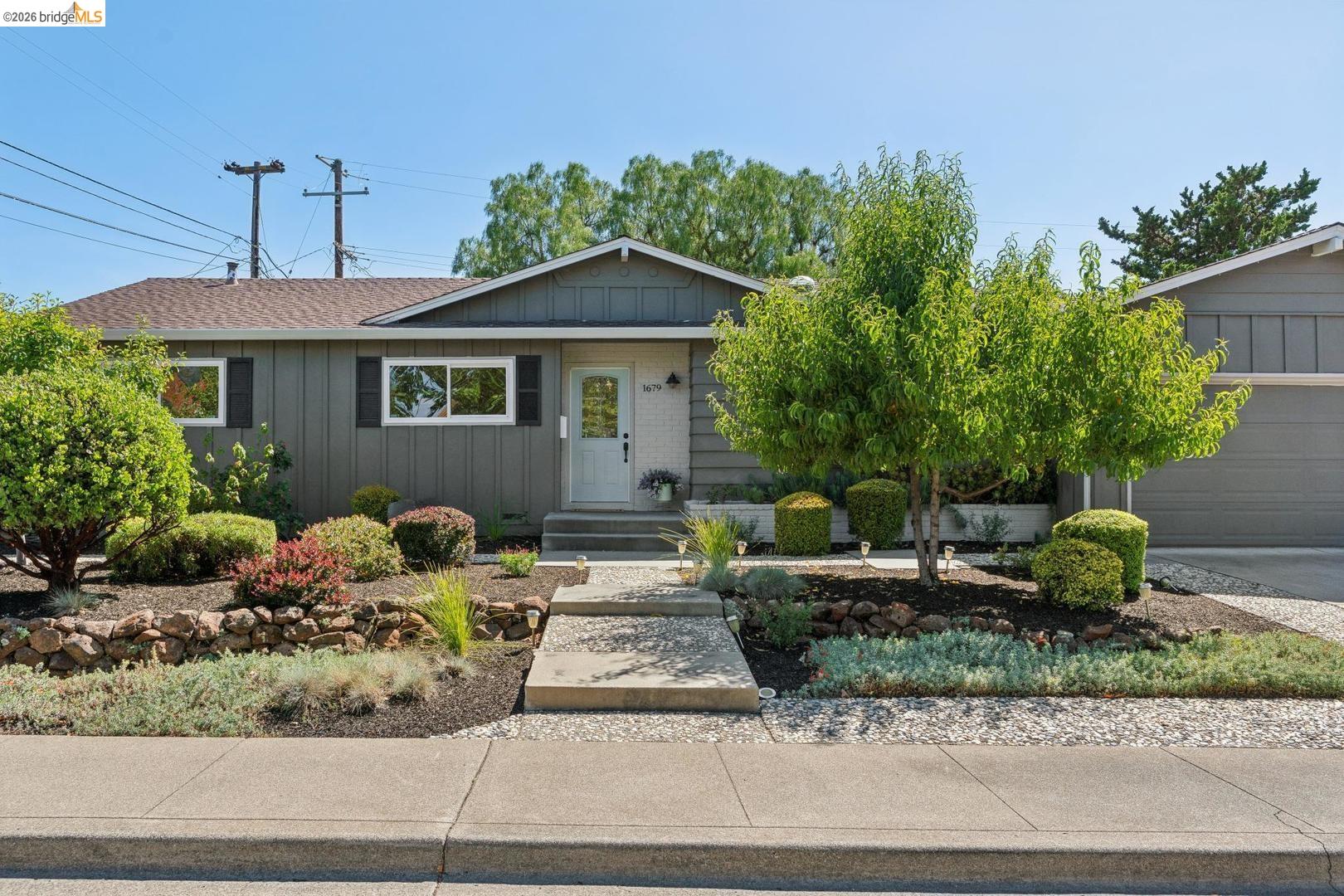1679 Westwood DR