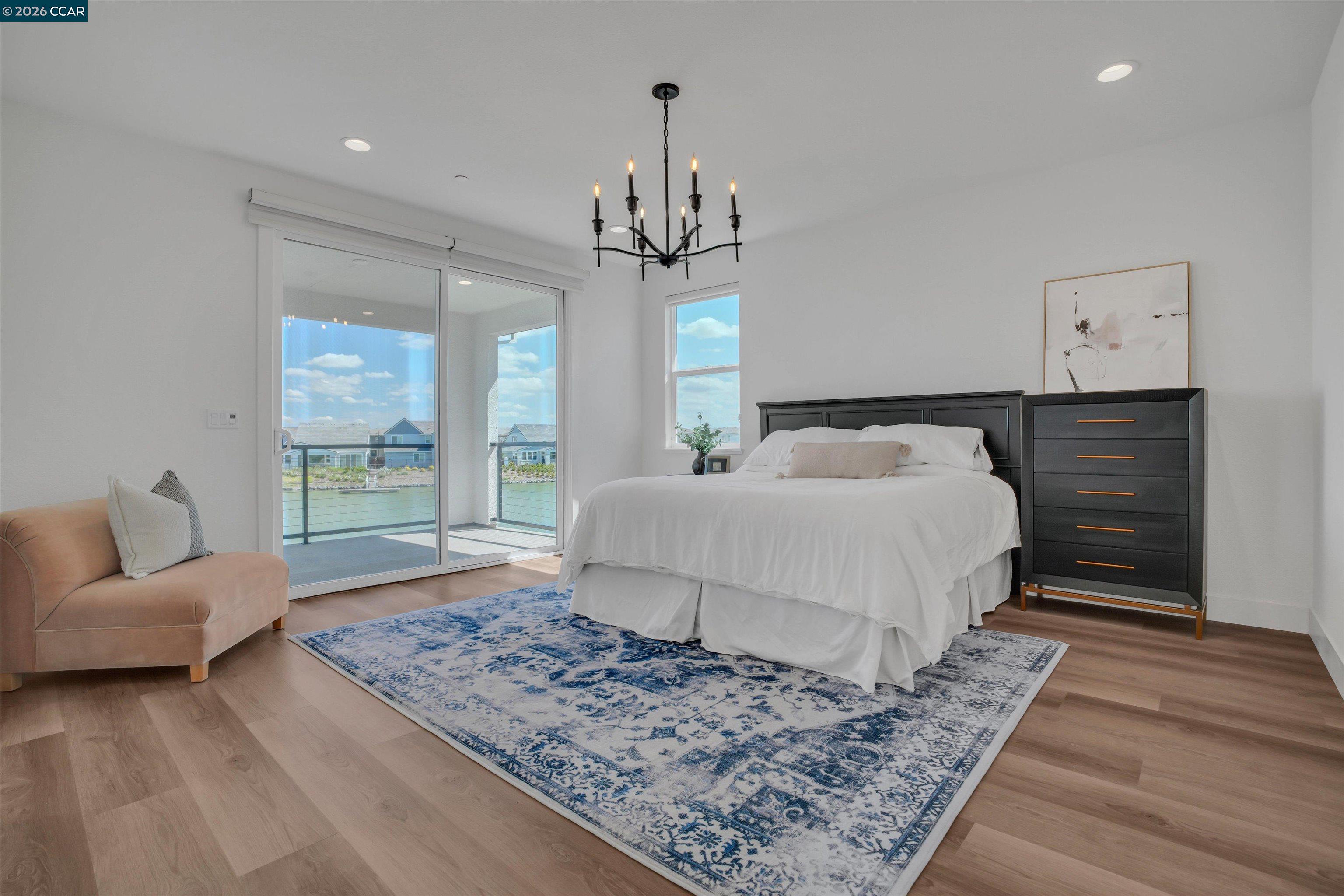 3368 Mulholland Dr