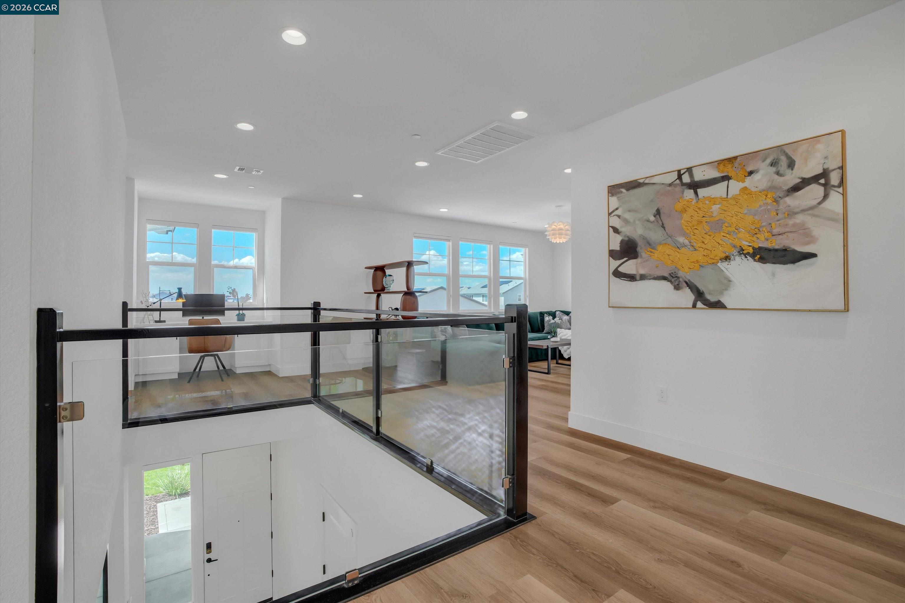3368 Mulholland Dr