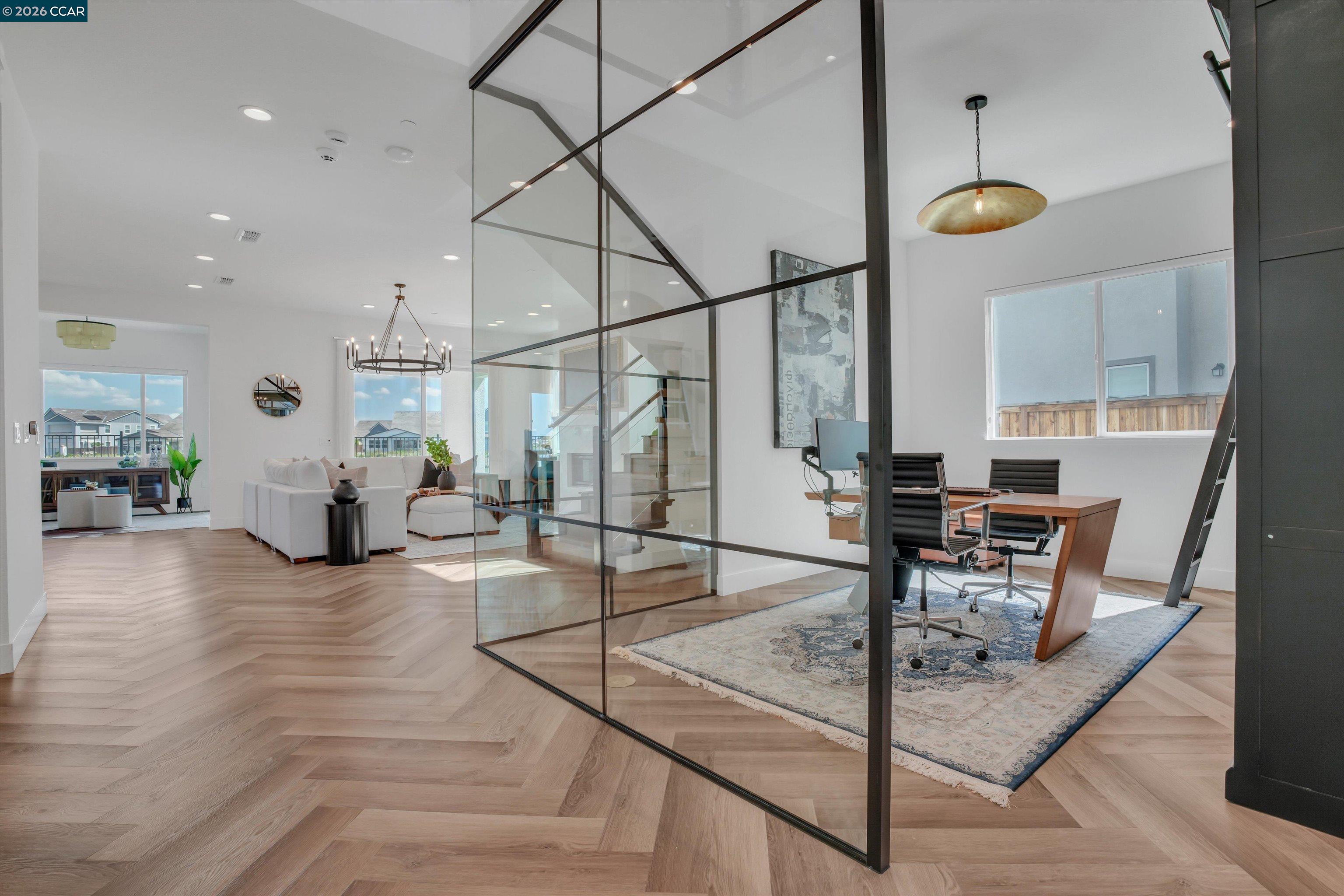 3368 Mulholland Dr