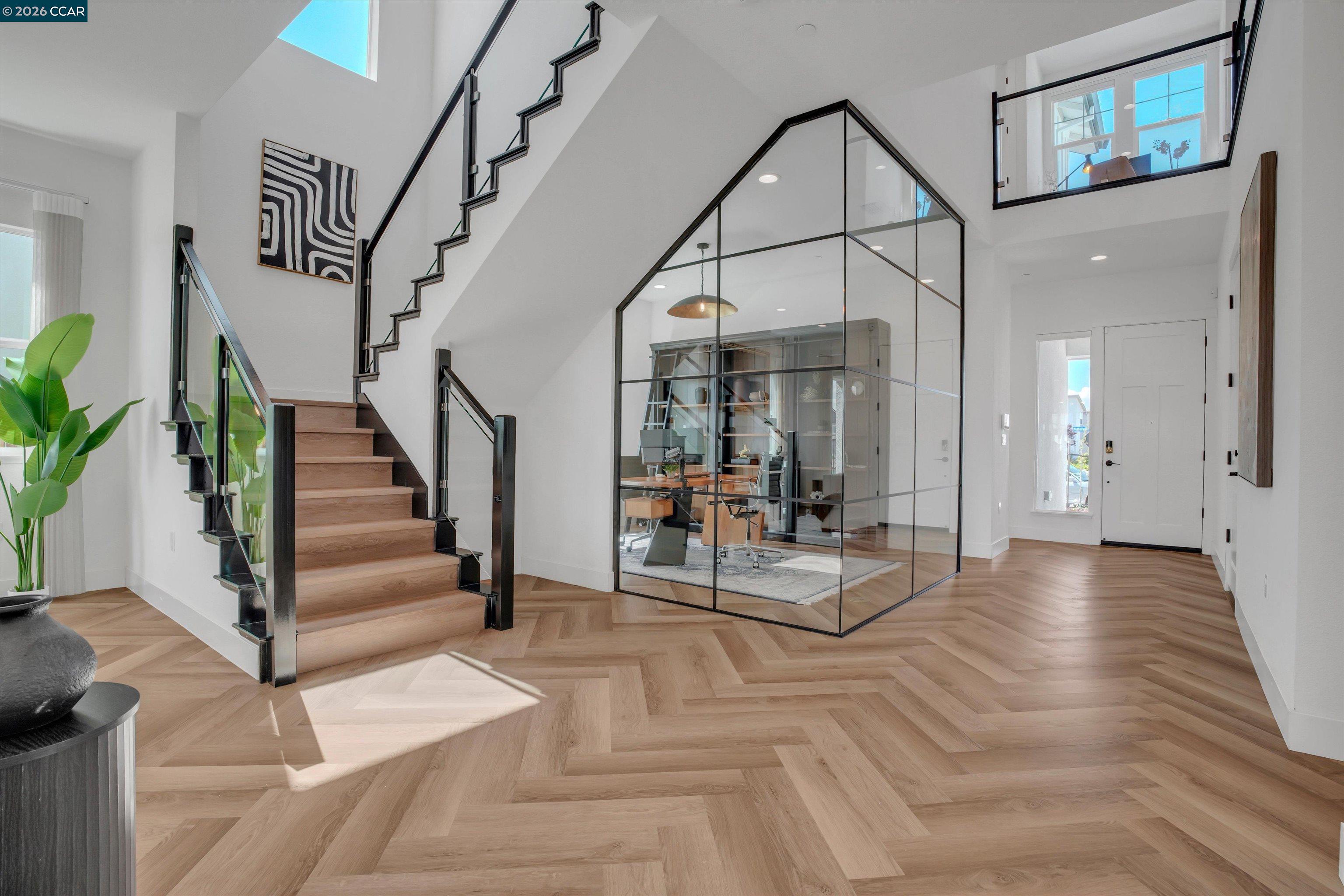 3368 Mulholland Dr