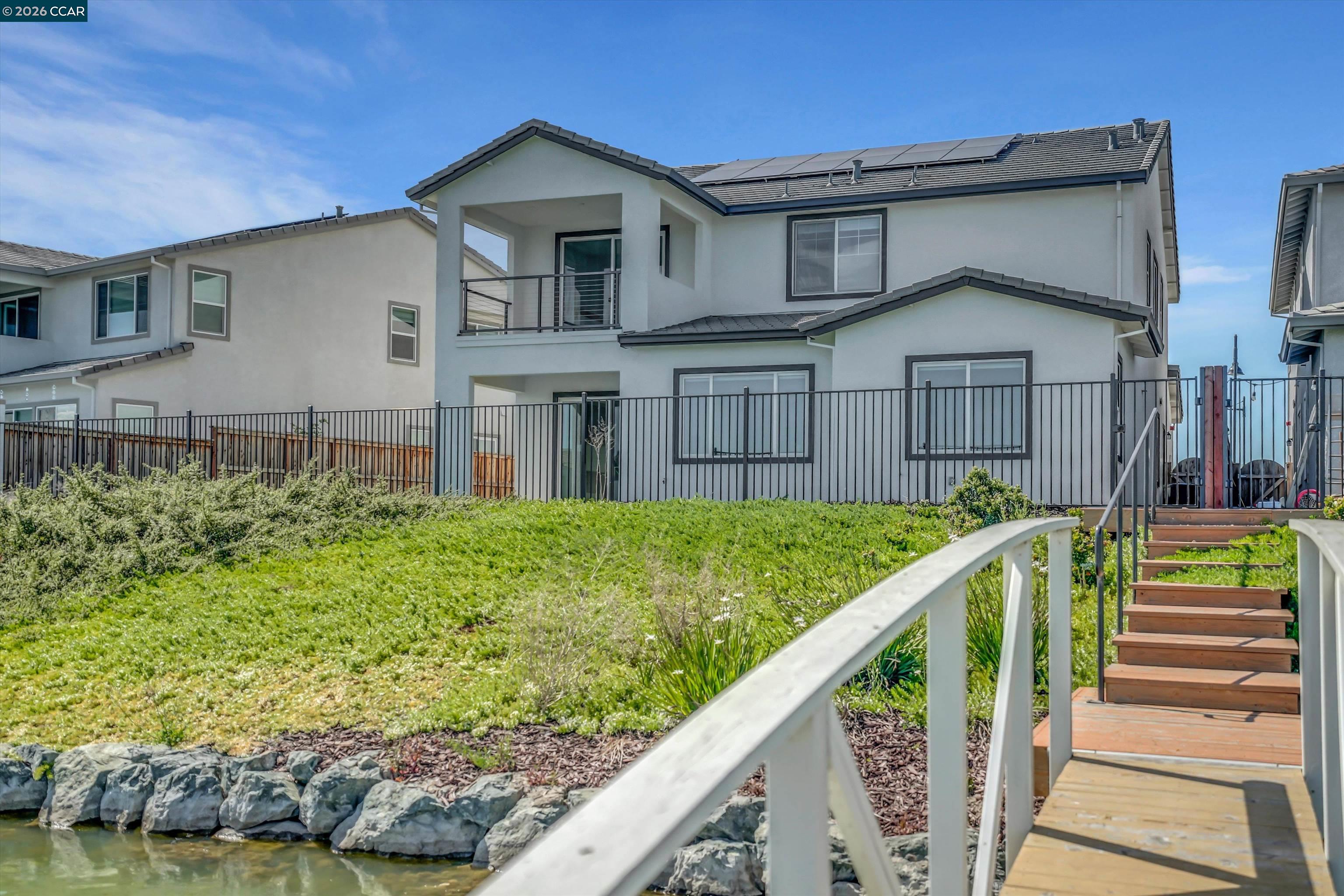 3368 Mulholland Dr