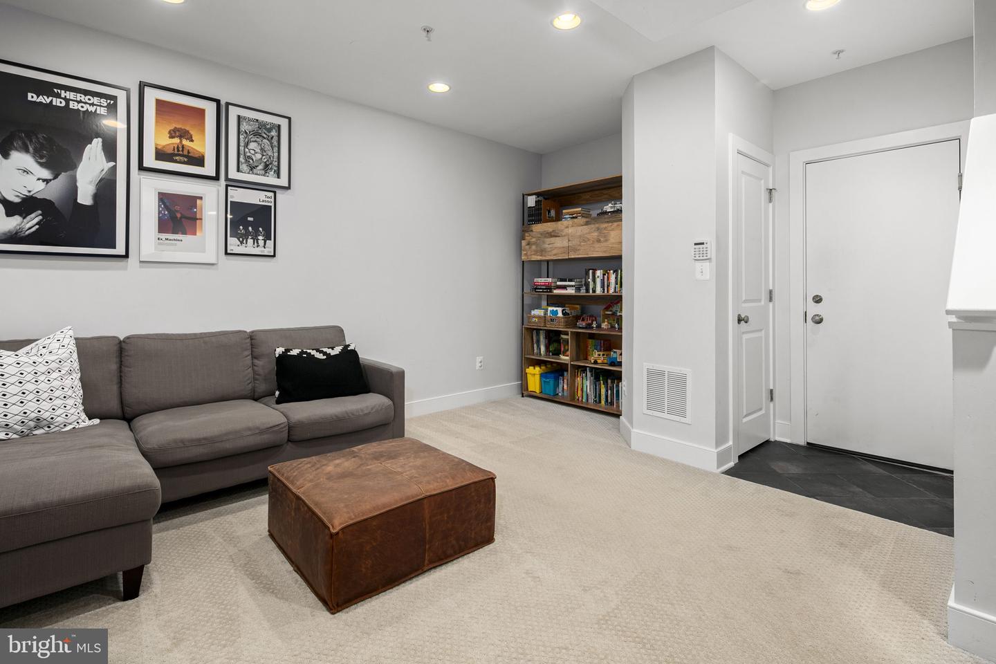 3019 Chancellors Way NE